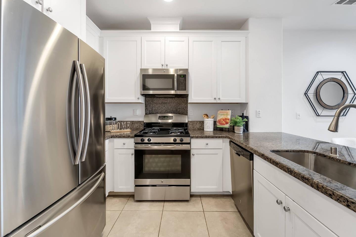 Detail Gallery Image 25 of 46 For 308 Flinder Pl, San Jose,  CA 95123 - 3 Beds | 3 Baths