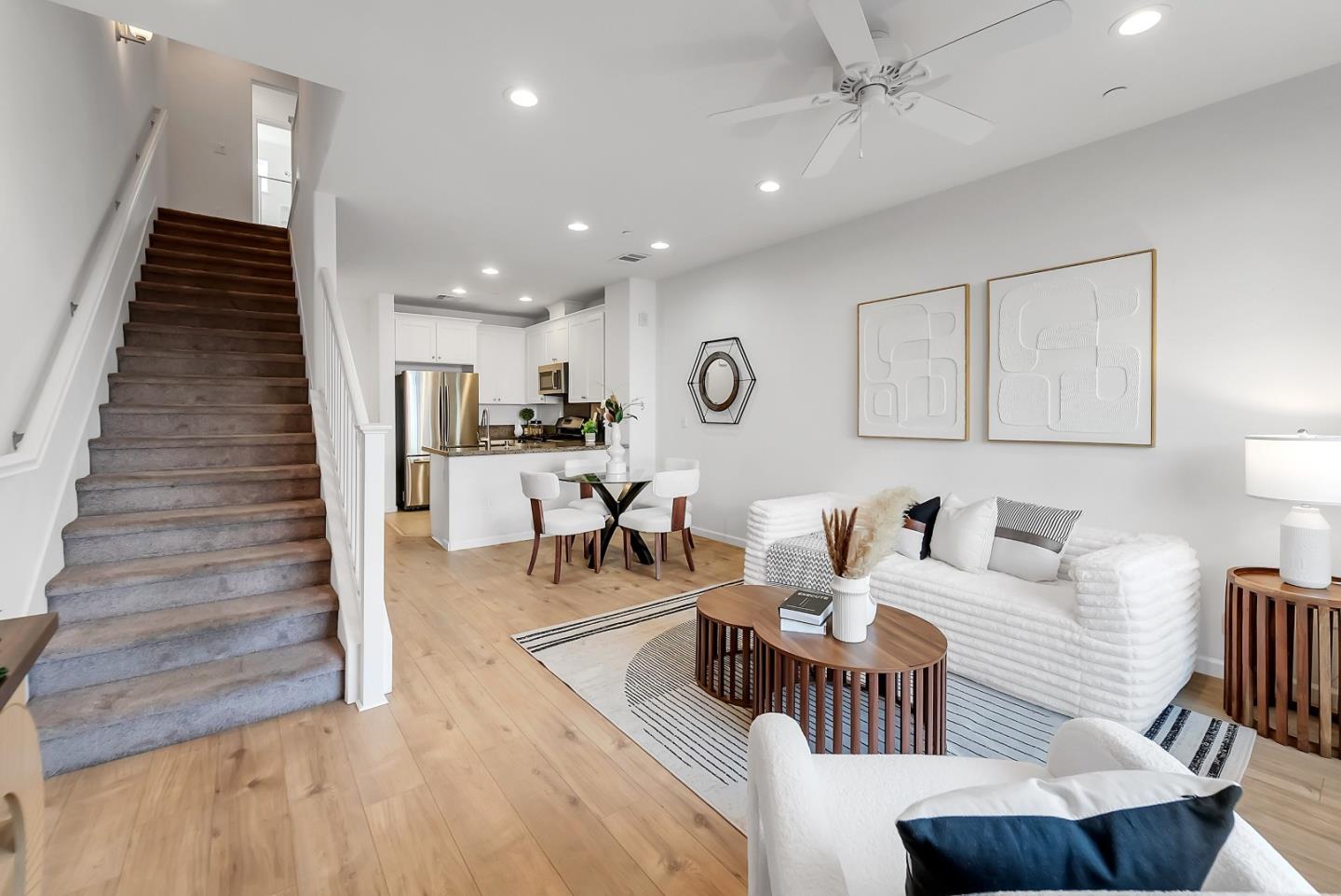 Detail Gallery Image 4 of 46 For 308 Flinder Pl, San Jose,  CA 95123 - 3 Beds | 3 Baths