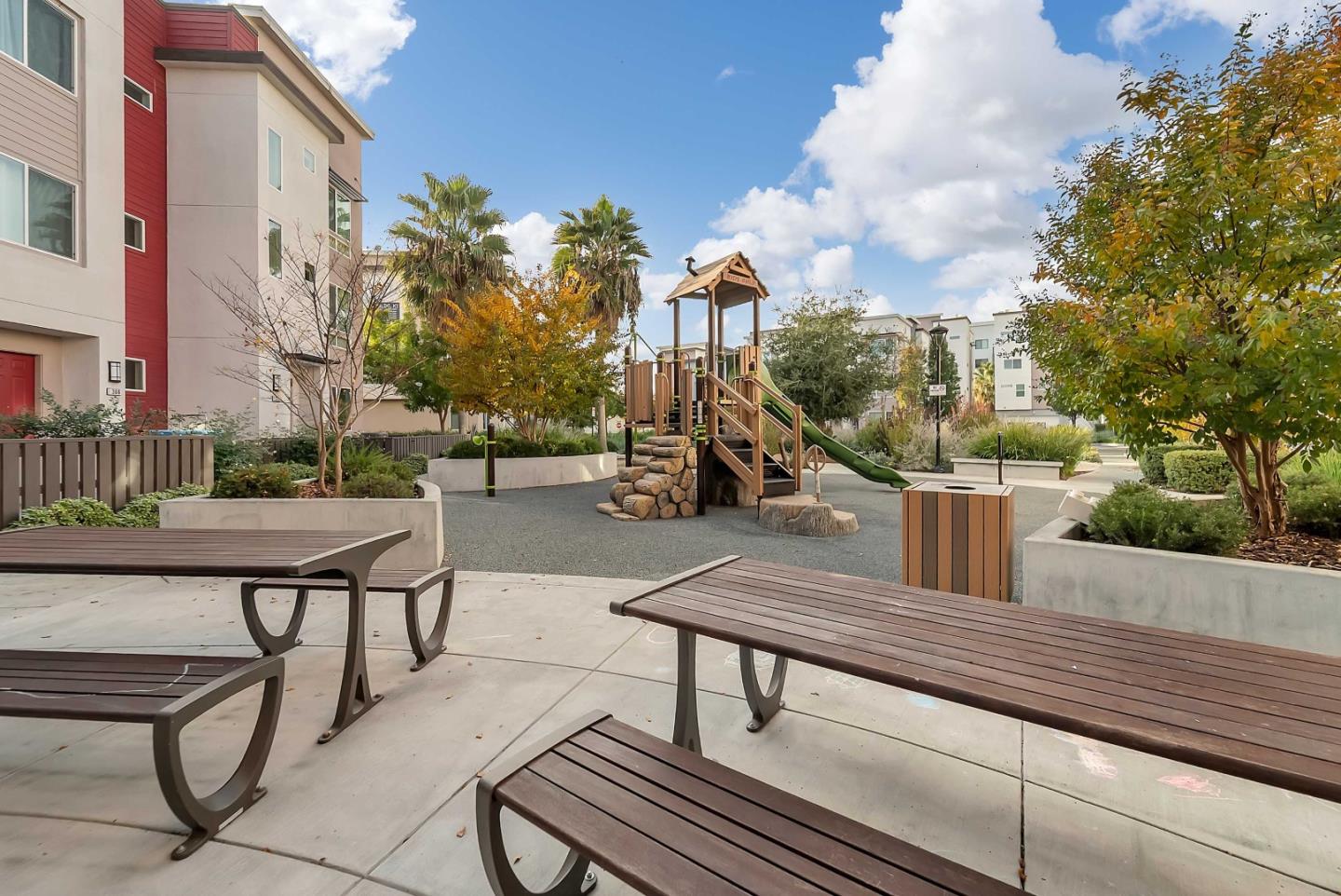 Detail Gallery Image 41 of 46 For 308 Flinder Pl, San Jose,  CA 95123 - 3 Beds | 3 Baths