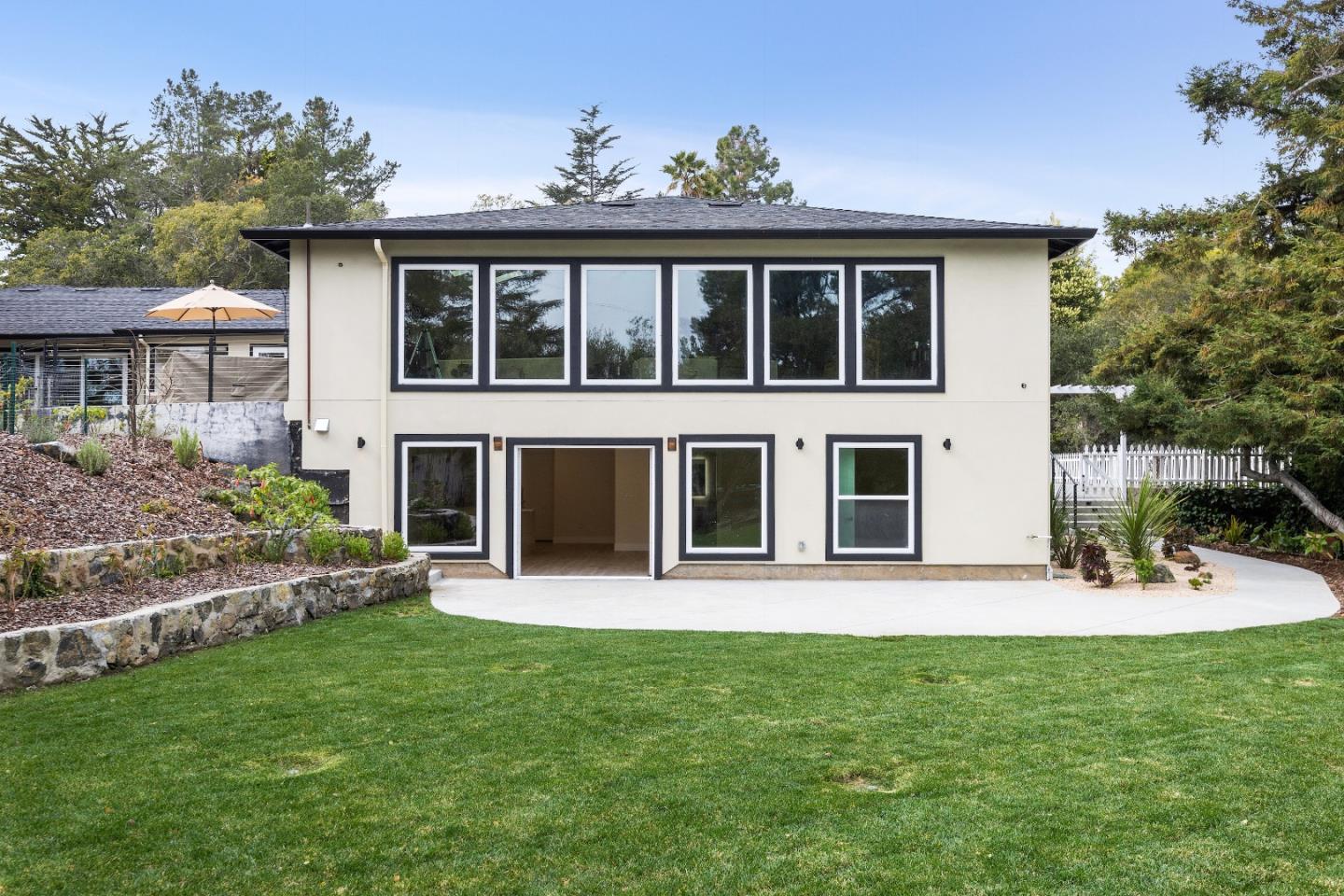 Detail Gallery Image 14 of 14 For 1530 Lakeview #B,  Hillsborough,  CA 94010 - 2 Beds | 1 Baths