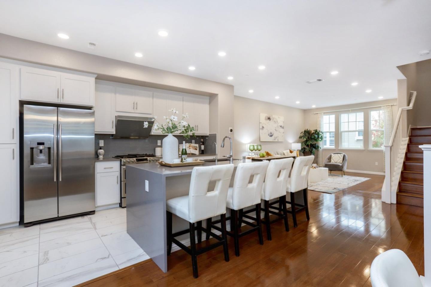 Detail Gallery Image 10 of 14 For 141 Orbit Way, Mountain View,  CA 94043 - 4 Beds | 3/1 Baths