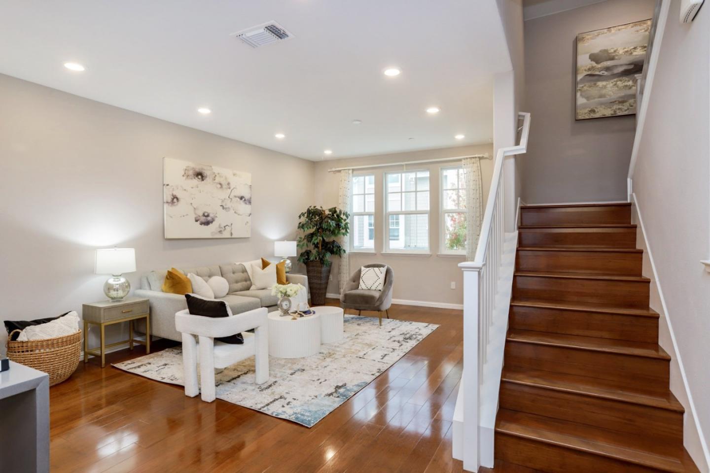 Detail Gallery Image 3 of 14 For 141 Orbit Way, Mountain View,  CA 94043 - 4 Beds | 3/1 Baths