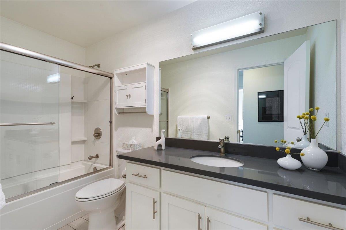 Detail Gallery Image 10 of 26 For 755 14th Ave #205,  Santa Cruz,  CA 95062 - 2 Beds | 1 Baths