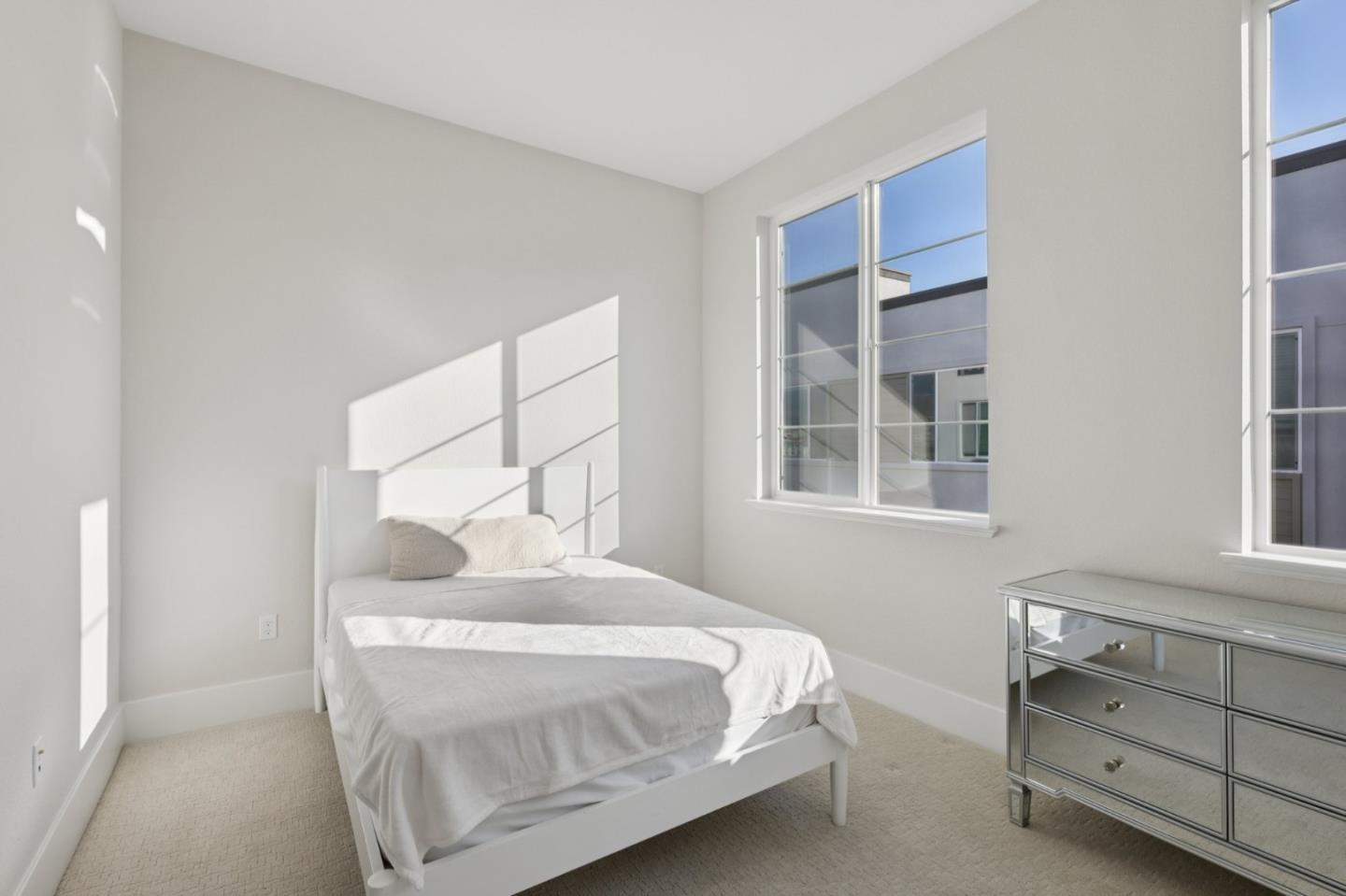 Detail Gallery Image 25 of 55 For 473 Sentinel Dr, Alameda,  CA 94501 - 2 Beds | 1/1 Baths