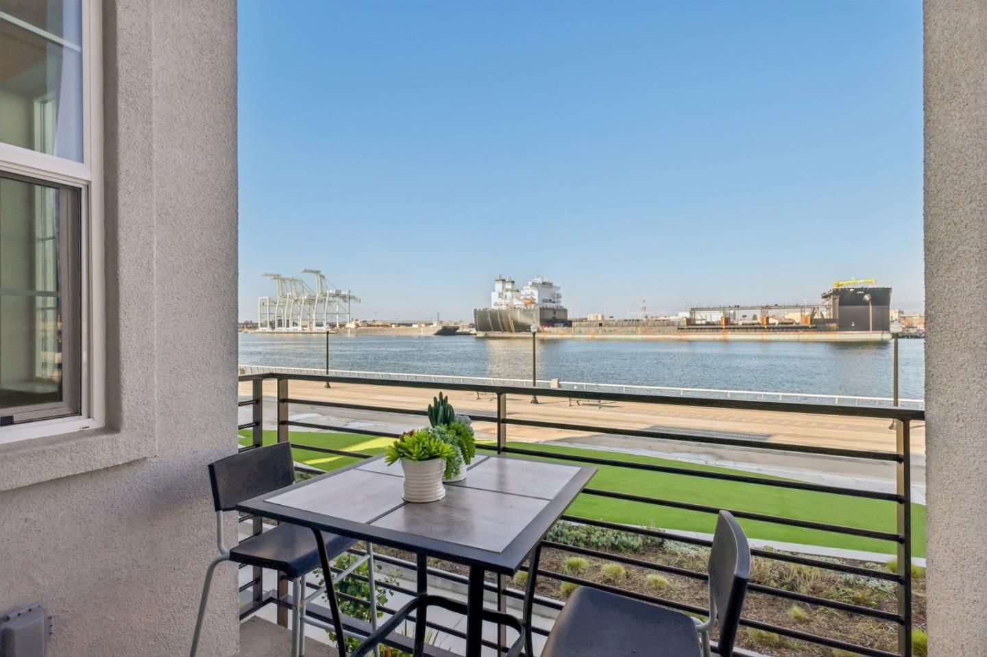 Detail Gallery Image 31 of 55 For 473 Sentinel Dr, Alameda,  CA 94501 - 2 Beds | 1/1 Baths