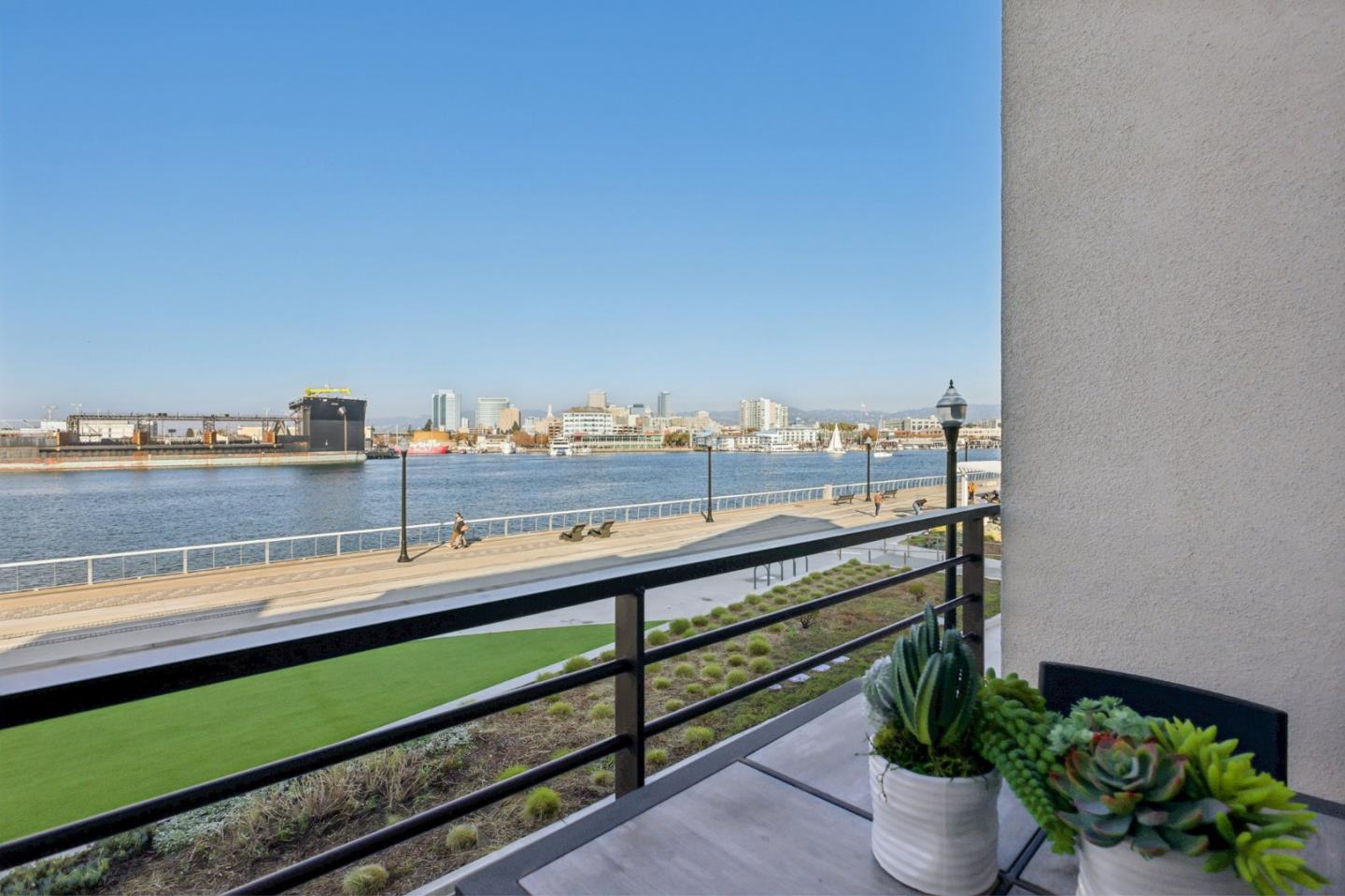 Detail Gallery Image 32 of 55 For 473 Sentinel Dr, Alameda,  CA 94501 - 2 Beds | 1/1 Baths