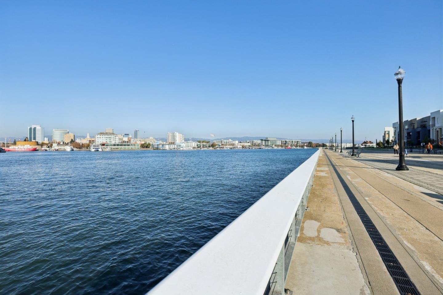 Detail Gallery Image 39 of 55 For 473 Sentinel Dr, Alameda,  CA 94501 - 2 Beds | 1/1 Baths