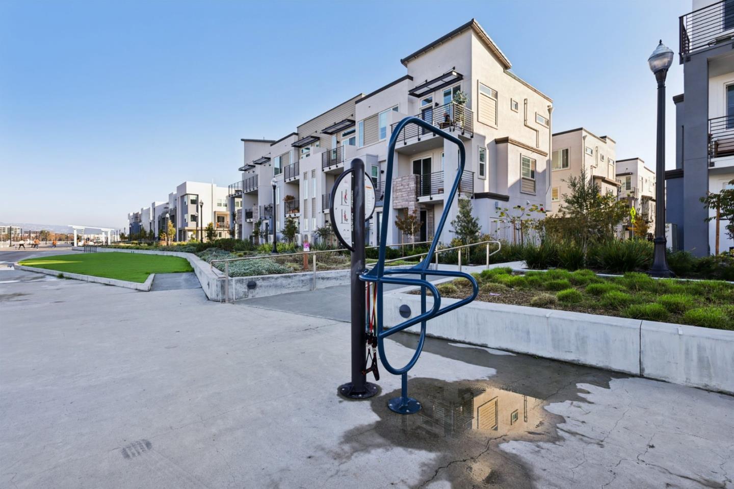 Detail Gallery Image 40 of 55 For 473 Sentinel Dr, Alameda,  CA 94501 - 2 Beds | 1/1 Baths