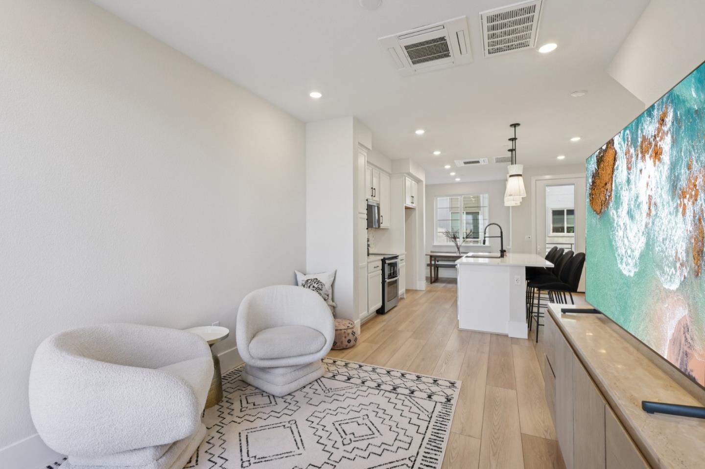 Detail Gallery Image 8 of 55 For 473 Sentinel Dr, Alameda,  CA 94501 - 2 Beds | 1/1 Baths