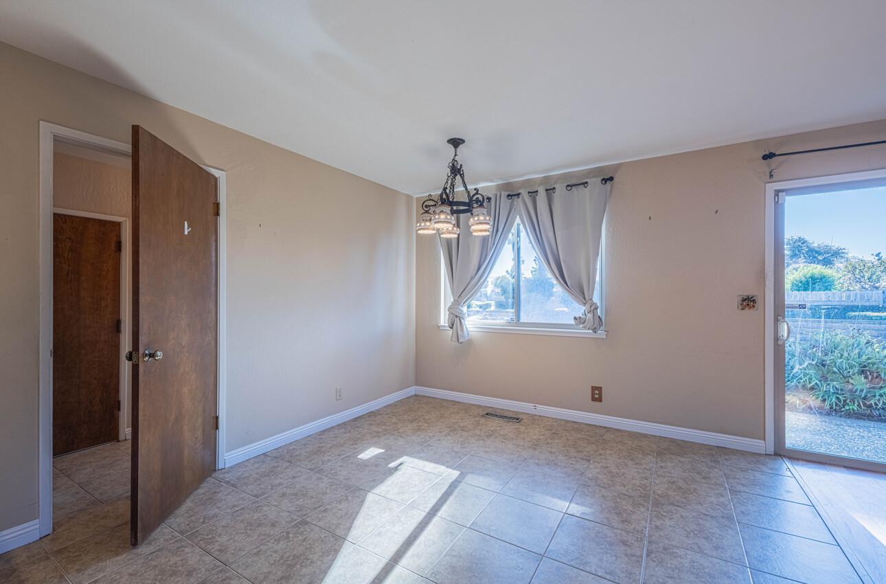 Detail Gallery Image 15 of 47 For 1007 Driftwood Pl, Salinas,  CA 93901 - 4 Beds | 3/1 Baths