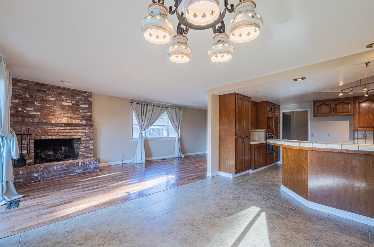 Detail Gallery Image 16 of 47 For 1007 Driftwood Pl, Salinas,  CA 93901 - 4 Beds | 3/1 Baths