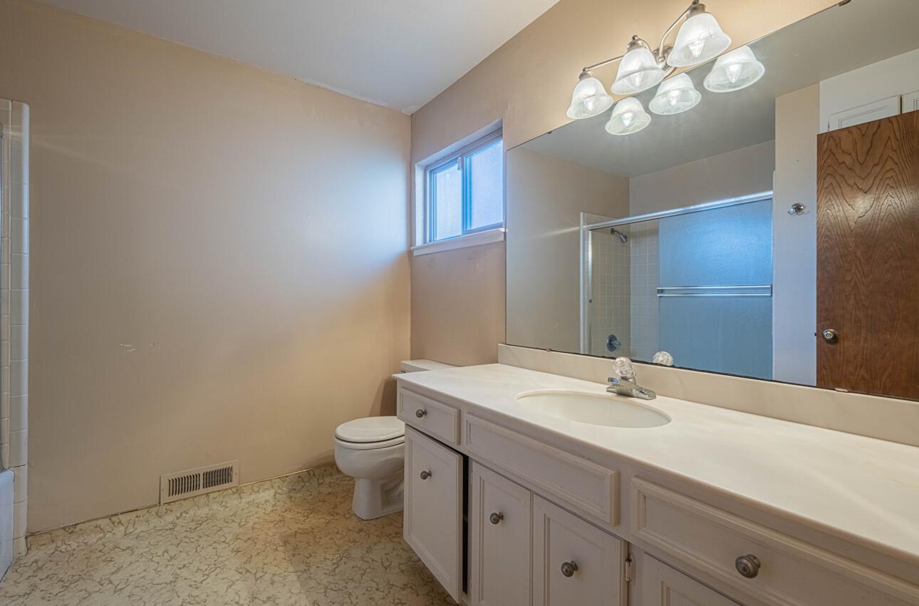 Detail Gallery Image 30 of 47 For 1007 Driftwood Pl, Salinas,  CA 93901 - 4 Beds | 3/1 Baths