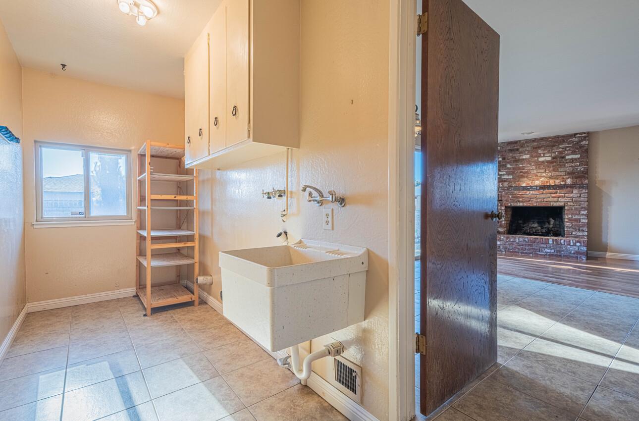 Detail Gallery Image 37 of 47 For 1007 Driftwood Pl, Salinas,  CA 93901 - 4 Beds | 3/1 Baths