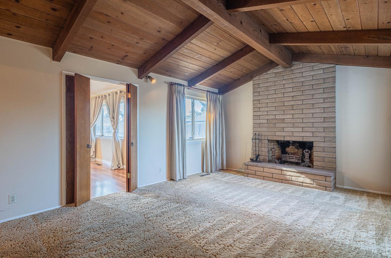 Detail Gallery Image 6 of 47 For 1007 Driftwood Pl, Salinas,  CA 93901 - 4 Beds | 3/1 Baths