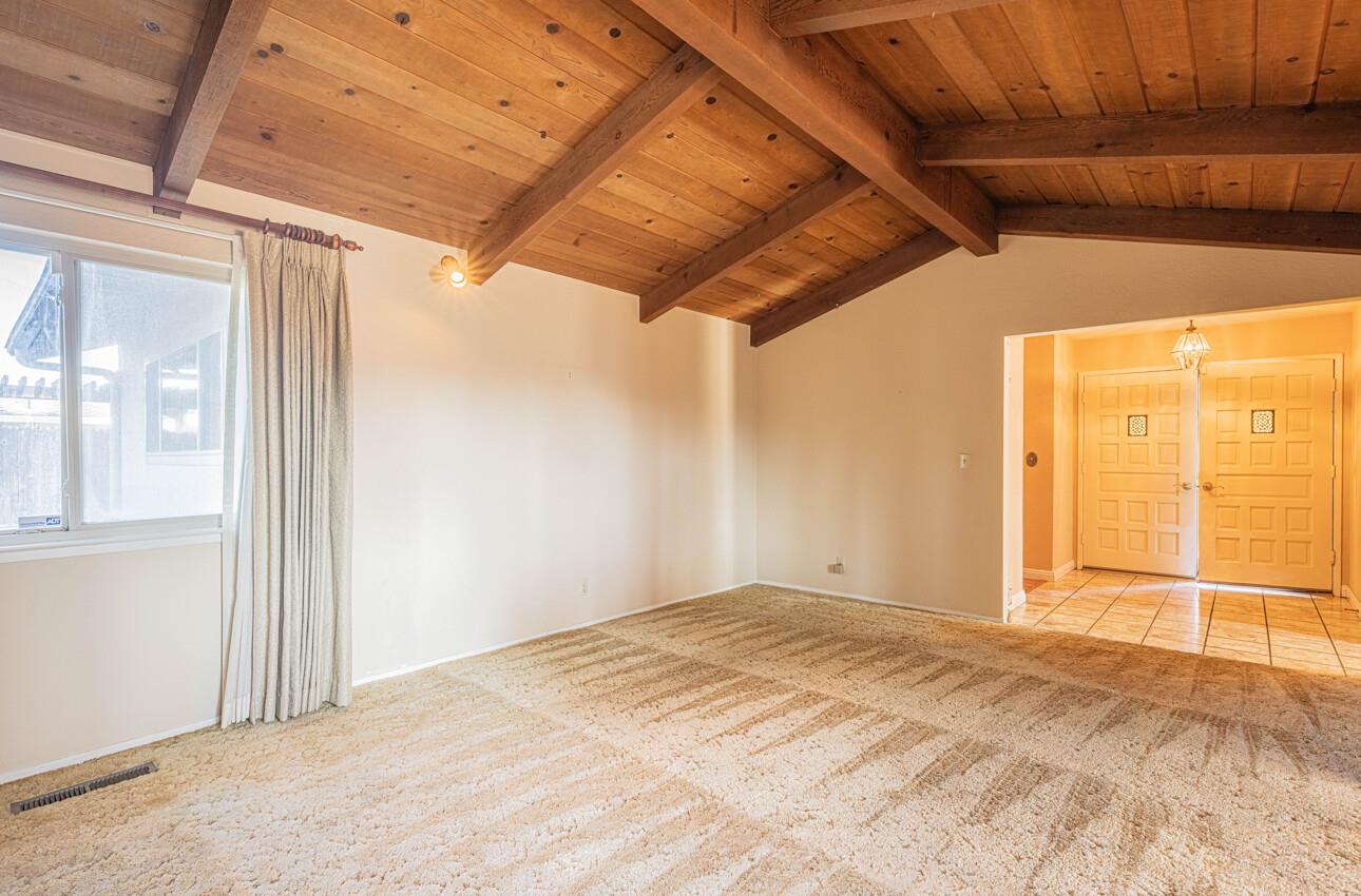 Detail Gallery Image 8 of 47 For 1007 Driftwood Pl, Salinas,  CA 93901 - 4 Beds | 3/1 Baths