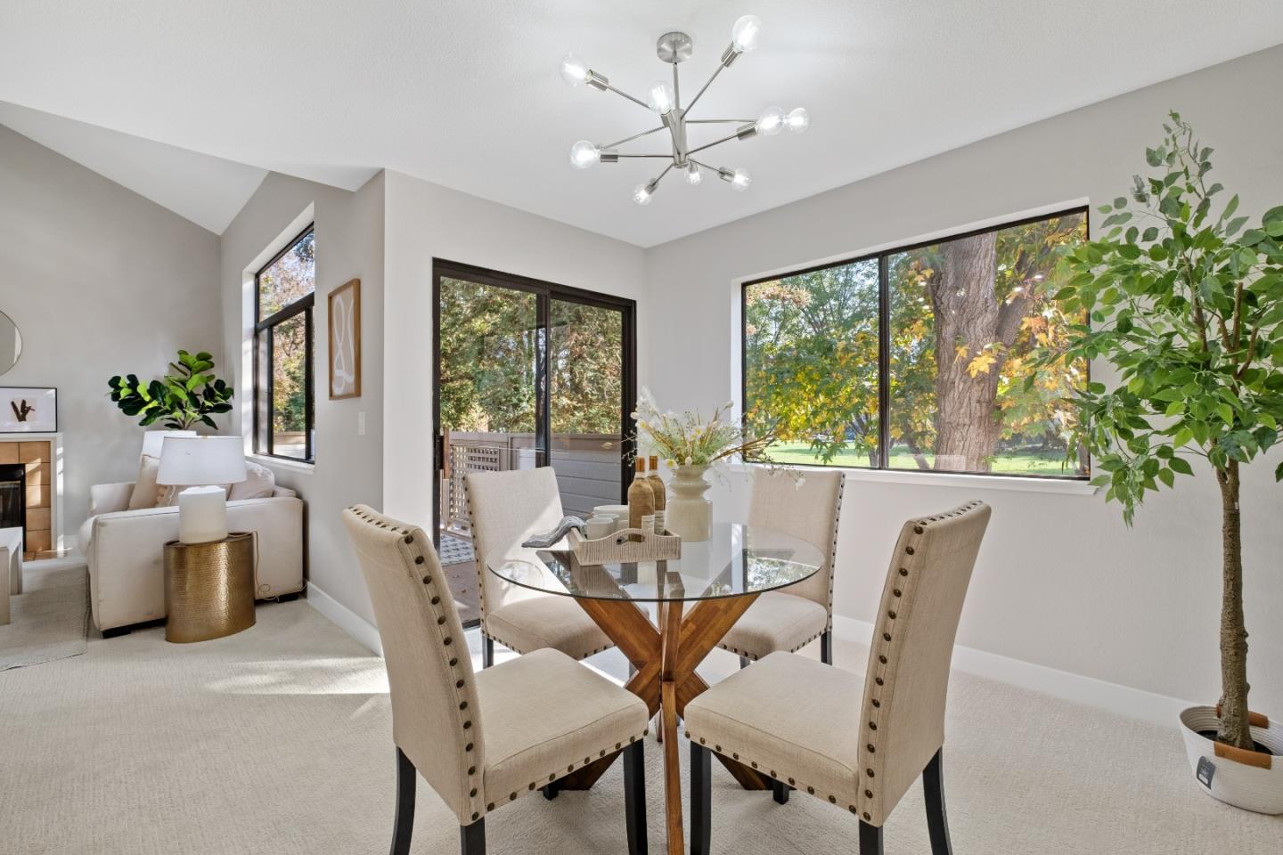 Detail Gallery Image 3 of 46 For 1327 Pebble Ct, San Jose,  CA 95131 - 3 Beds | 2 Baths