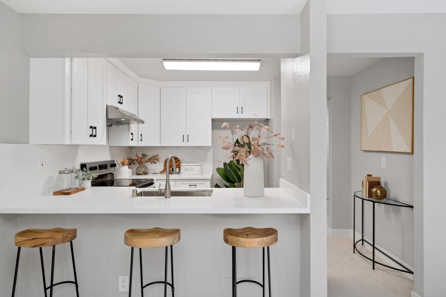 Detail Gallery Image 4 of 46 For 1327 Pebble Ct, San Jose,  CA 95131 - 3 Beds | 2 Baths