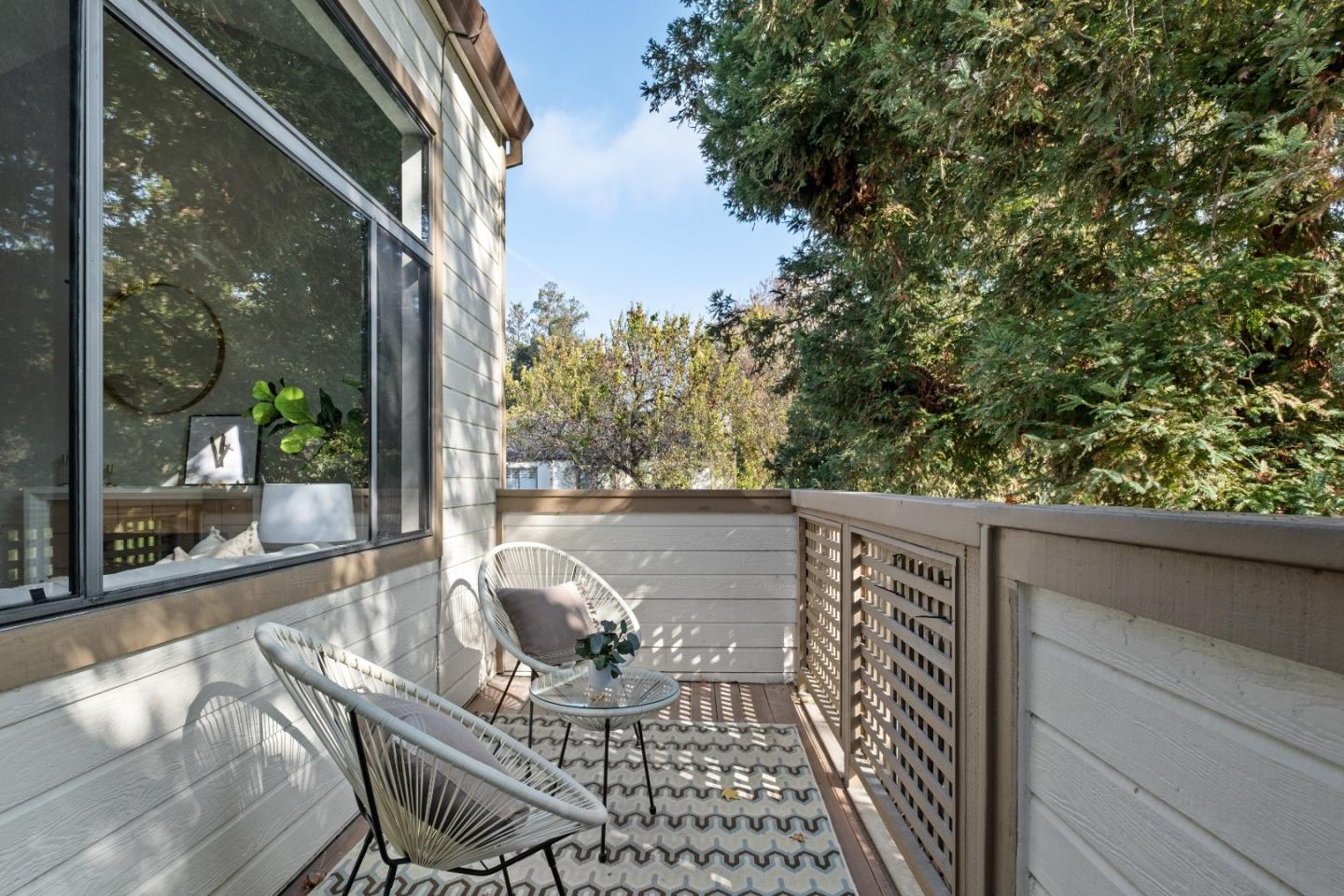 Detail Gallery Image 5 of 46 For 1327 Pebble Ct, San Jose,  CA 95131 - 3 Beds | 2 Baths