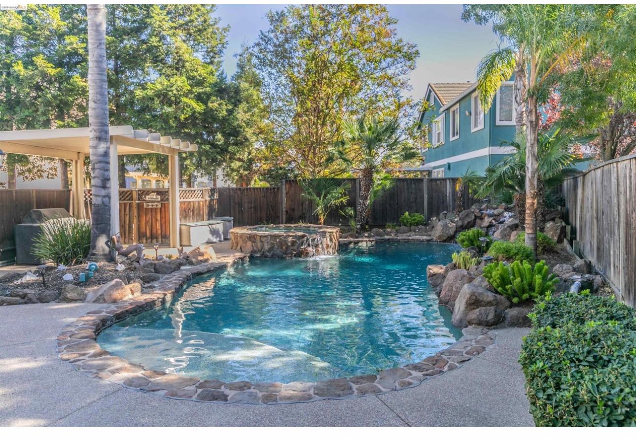 Detail Gallery Image 16 of 18 For 784 Begonia Dr Adu,  Brentwood,  CA 94513 - 1 Beds | 1 Baths