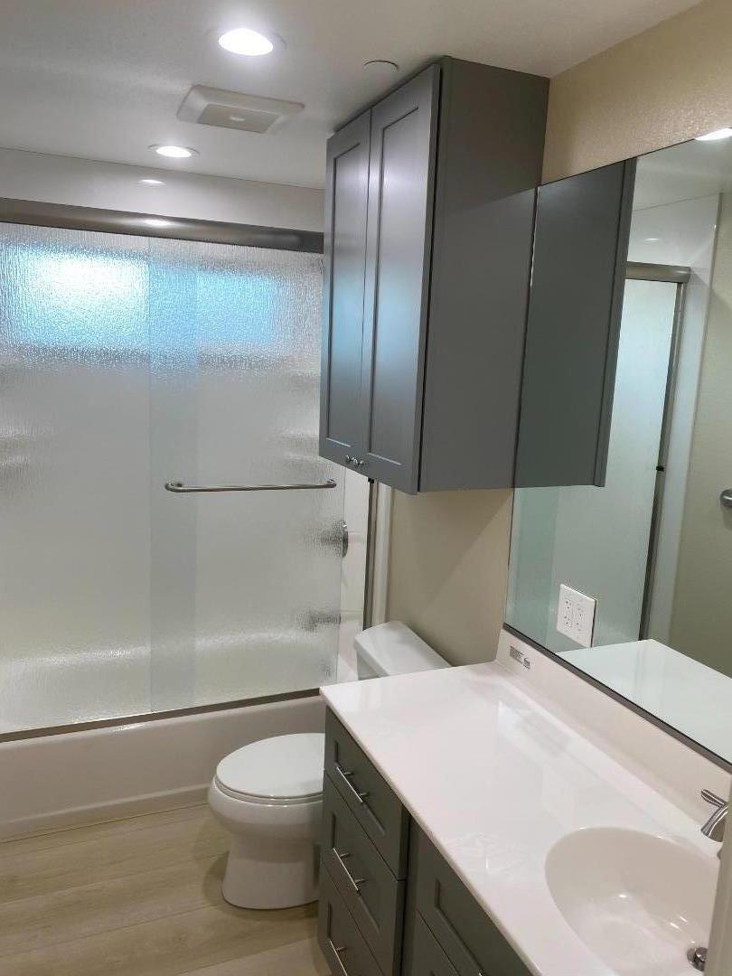 Detail Gallery Image 13 of 26 For 43257 Newport Dr, Fremont,  CA 94538 - 5 Beds | 3/1 Baths