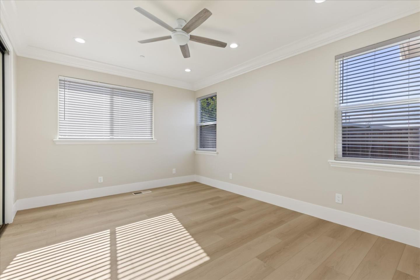 Detail Gallery Image 27 of 52 For 43257 Newport Dr, Fremont,  CA 94538 - 5 Beds | 3/1 Baths