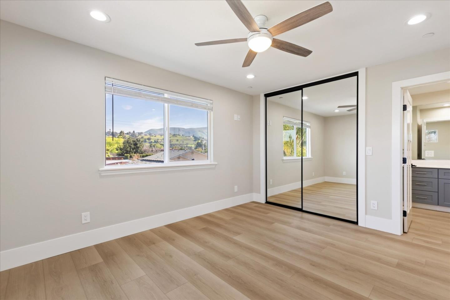 Detail Gallery Image 31 of 52 For 43257 Newport Dr, Fremont,  CA 94538 - 5 Beds | 3/1 Baths