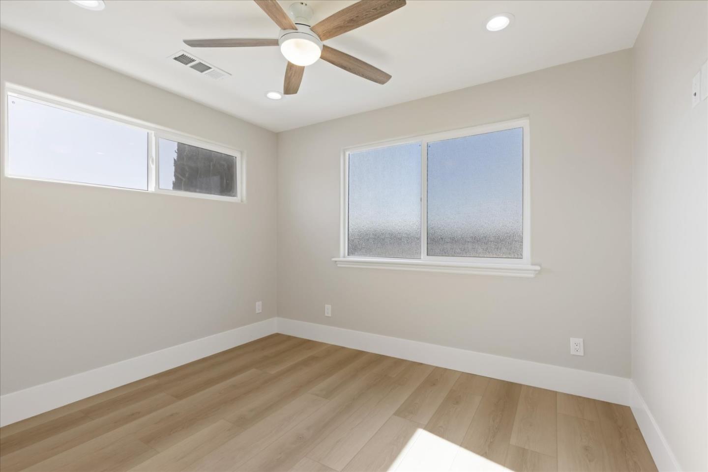 Detail Gallery Image 34 of 52 For 43257 Newport Dr, Fremont,  CA 94538 - 5 Beds | 3/1 Baths