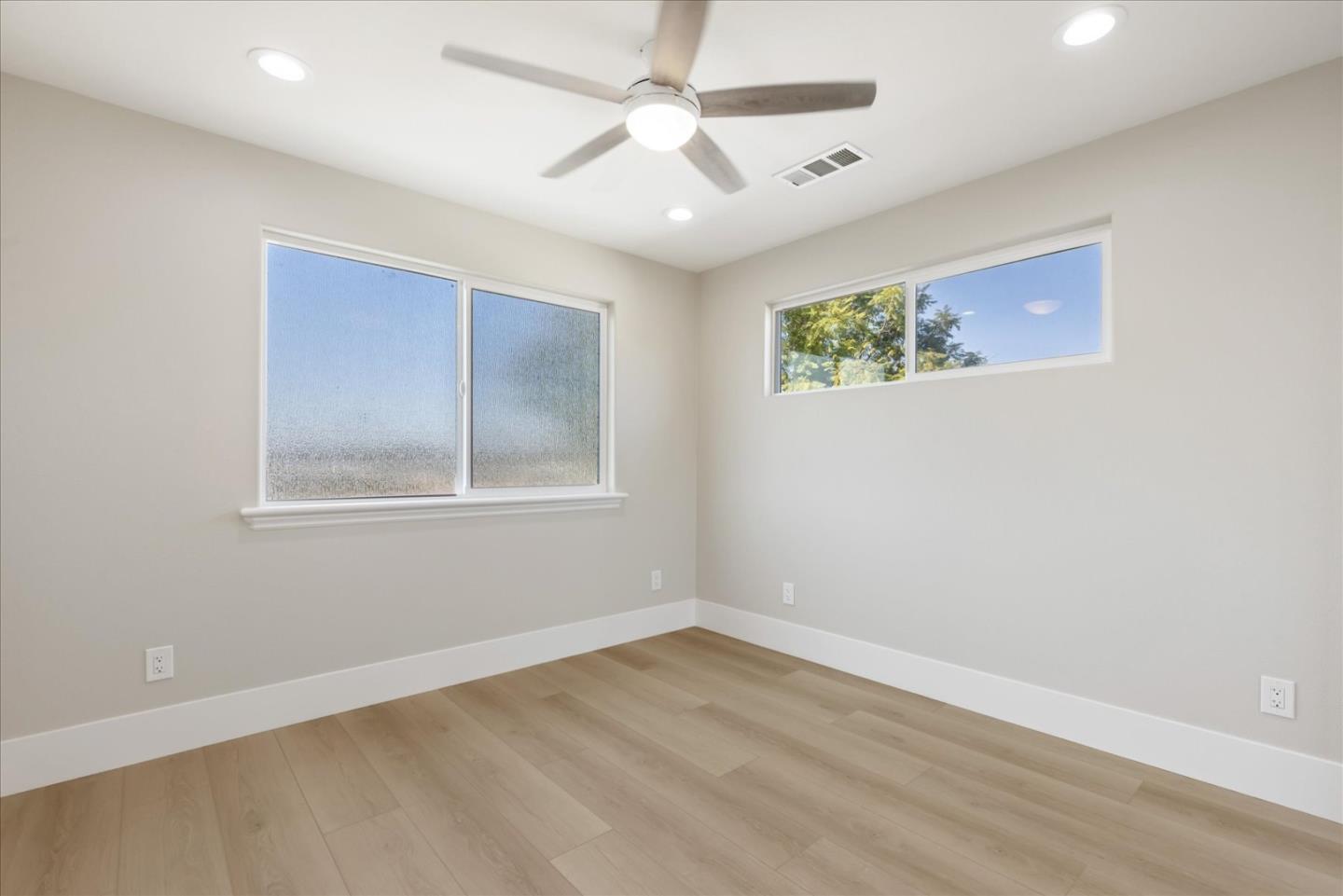 Detail Gallery Image 35 of 52 For 43257 Newport Dr, Fremont,  CA 94538 - 5 Beds | 3/1 Baths