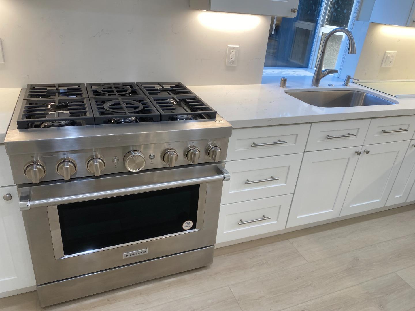 Detail Gallery Image 9 of 26 For 43257 Newport Dr, Fremont,  CA 94538 - 5 Beds | 3/1 Baths