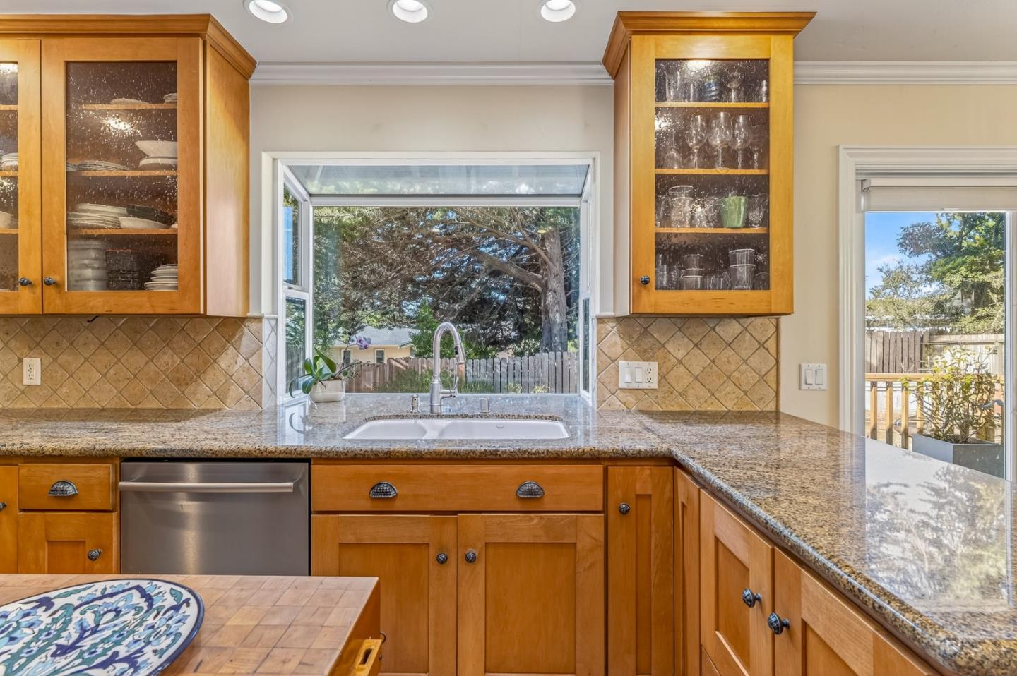 Detail Gallery Image 21 of 49 For 3020 Sloat Rd, Pebble Beach,  CA 93953 - 3 Beds | 2/1 Baths