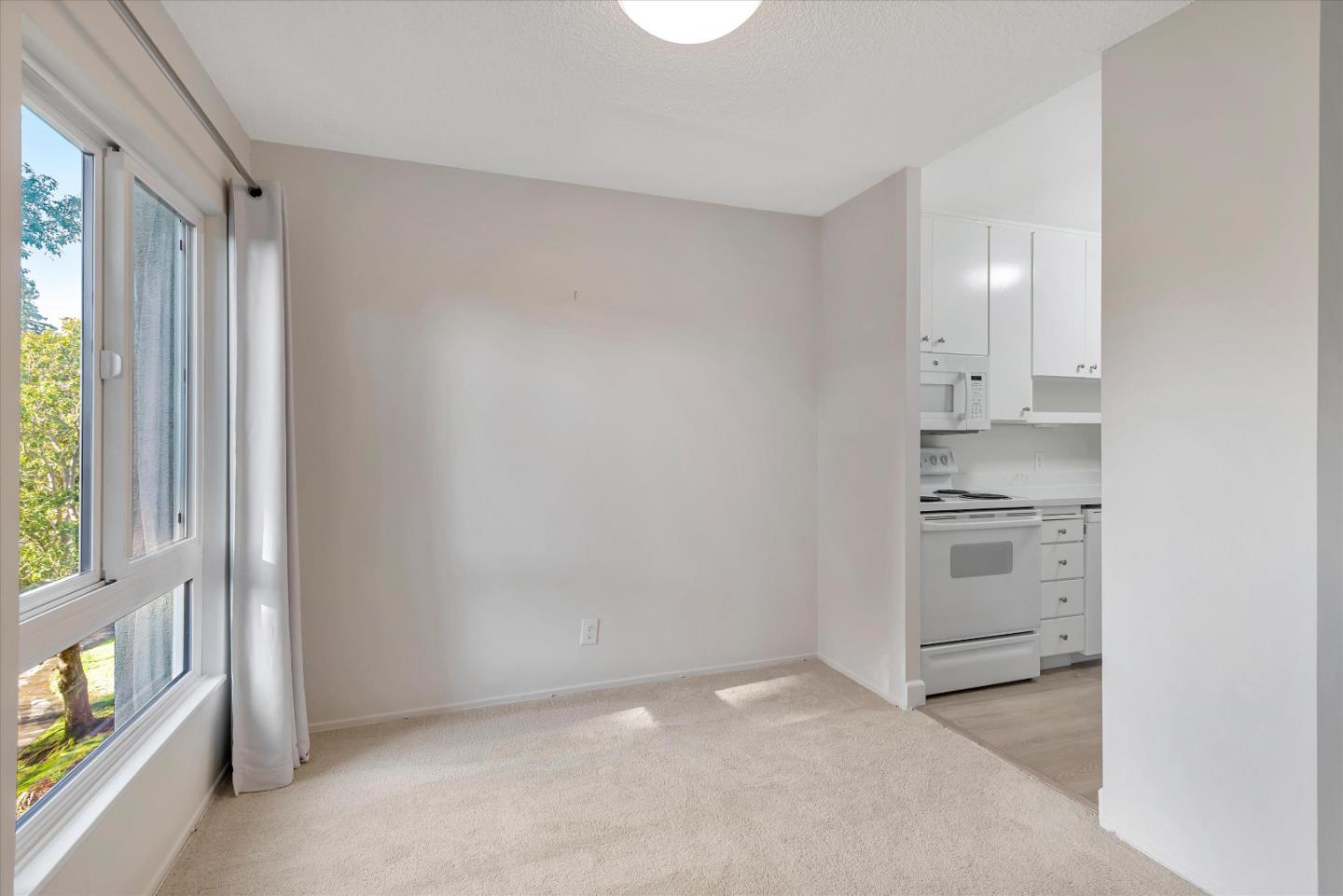 Detail Gallery Image 12 of 34 For 930 Peninsula Ave #409,  San Mateo,  CA 94401 - 1 Beds | 1 Baths