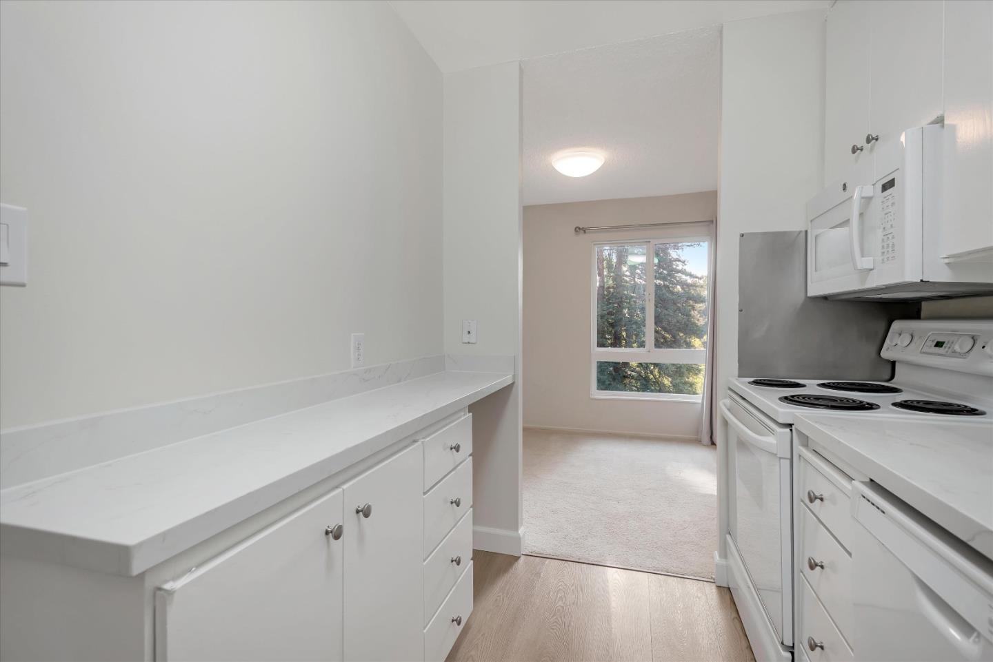 Detail Gallery Image 16 of 34 For 930 Peninsula Ave #409,  San Mateo,  CA 94401 - 1 Beds | 1 Baths