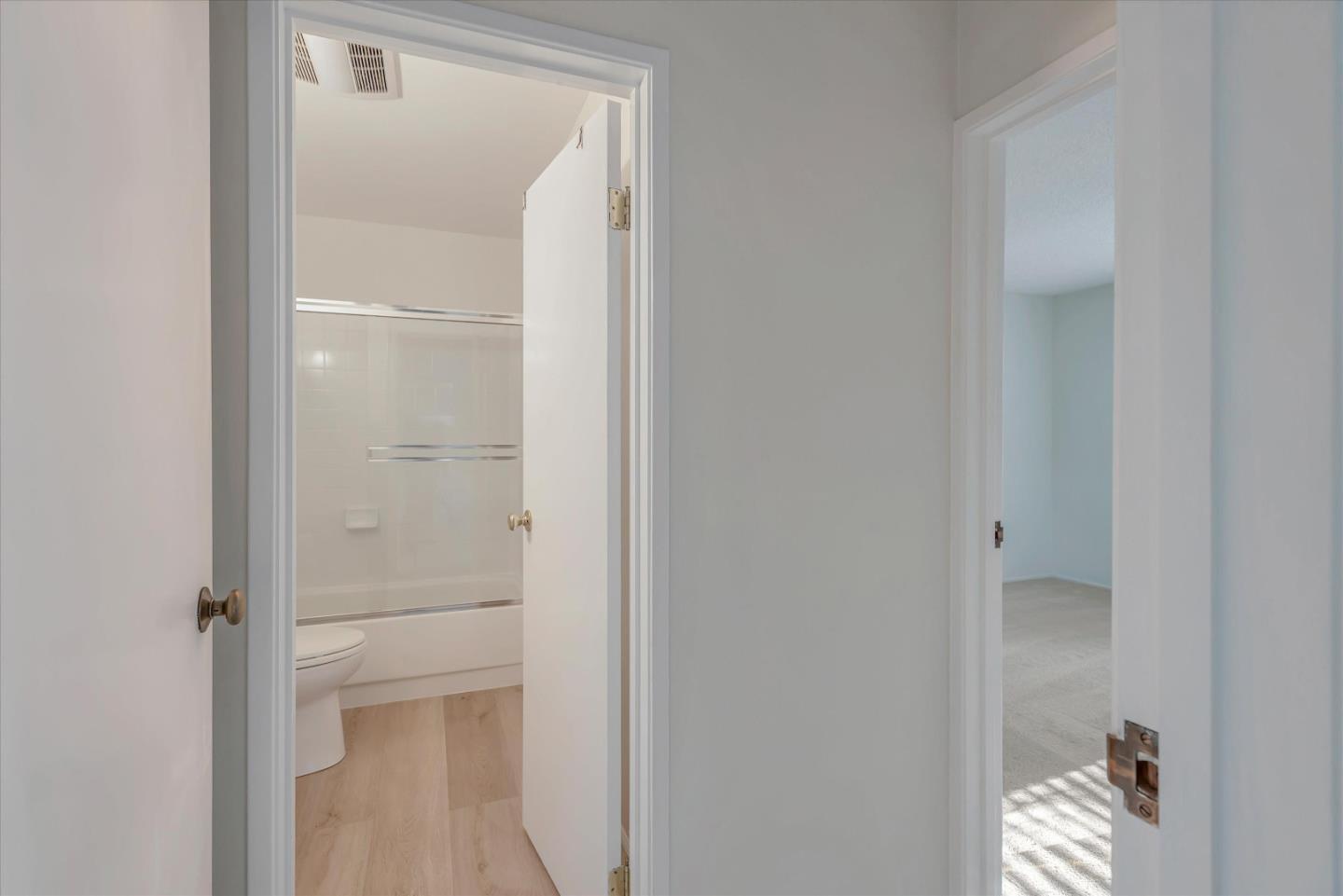 Detail Gallery Image 22 of 34 For 930 Peninsula Ave #409,  San Mateo,  CA 94401 - 1 Beds | 1 Baths