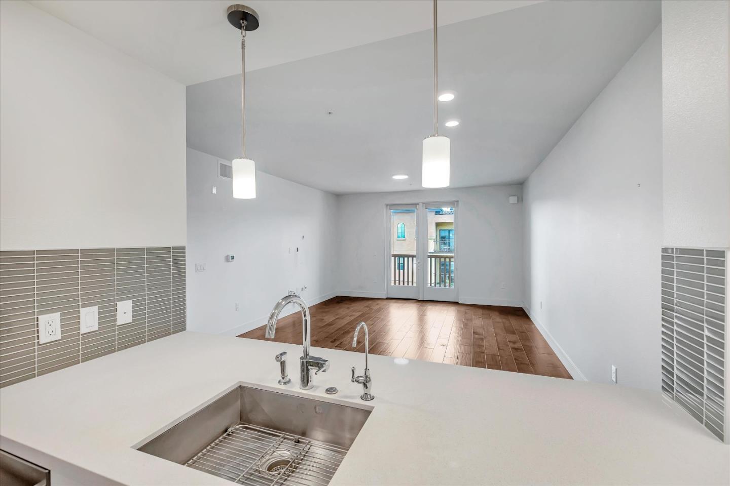 Detail Gallery Image 13 of 27 For 657 Walnut St #437,  San Carlos,  CA 94070 - 1 Beds | 1/1 Baths