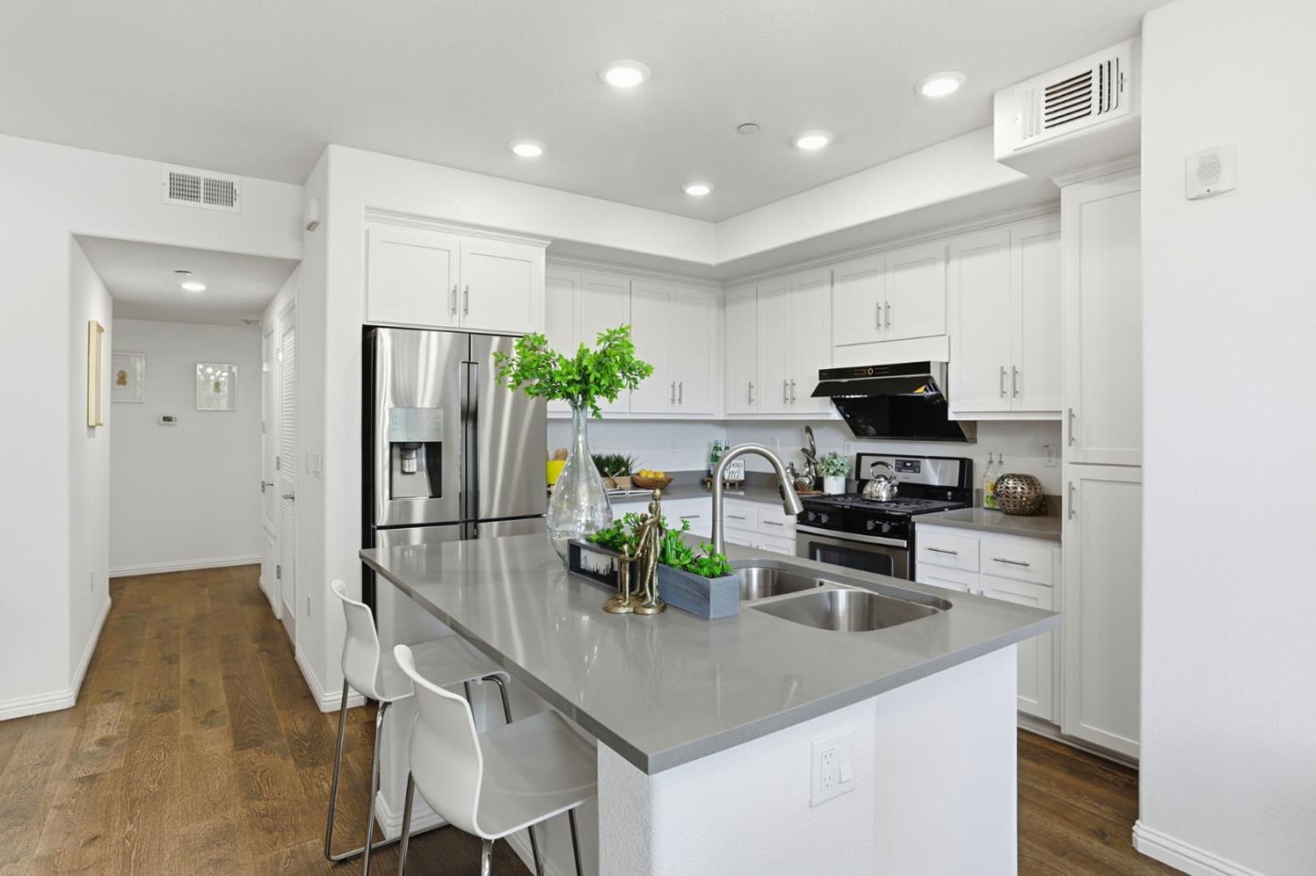 Detail Gallery Image 10 of 31 For 678 Squire Ave, San Jose,  CA 95133 - 3 Beds | 2 Baths