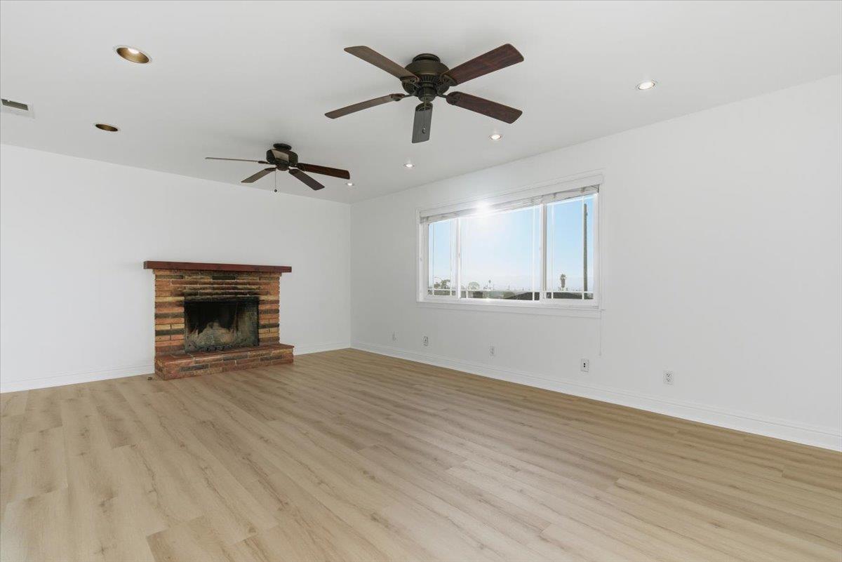 Detail Gallery Image 4 of 23 For 1610 Soto St, Seaside,  CA 93955 - 3 Beds | 1 Baths