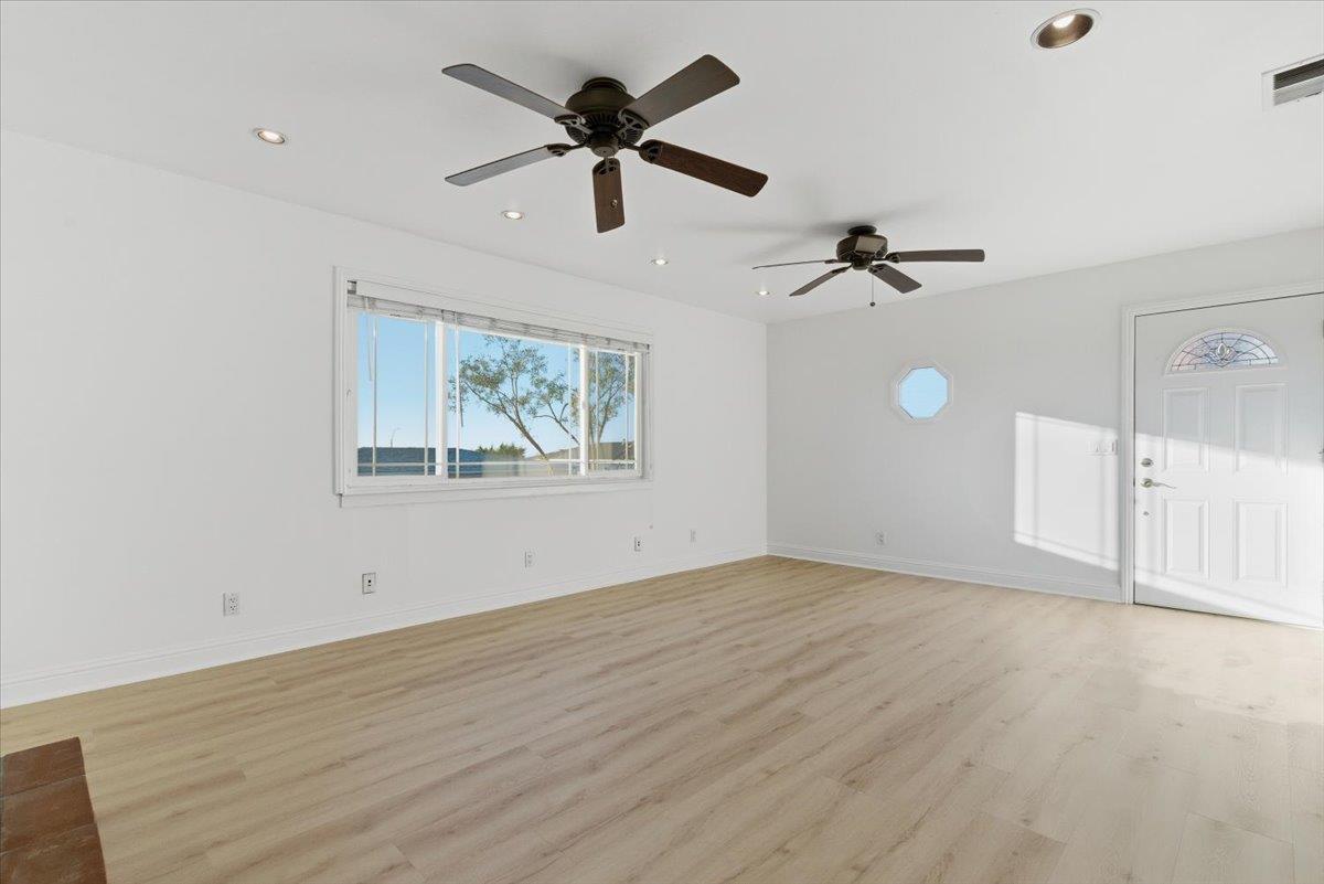 Detail Gallery Image 7 of 23 For 1610 Soto St, Seaside,  CA 93955 - 3 Beds | 1 Baths