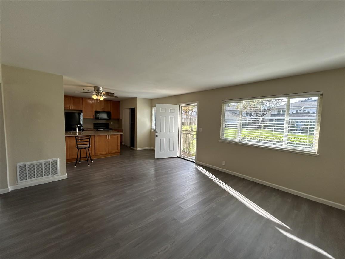 Detail Gallery Image 10 of 25 For 5486 Tradewinds Walkway #1,  San Jose,  CA 95123 - 2 Beds | 1 Baths