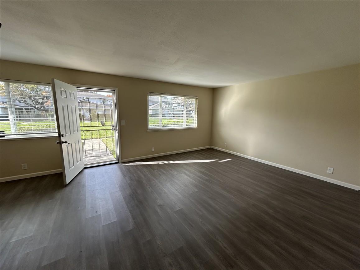 Detail Gallery Image 11 of 25 For 5486 Tradewinds Walkway #1,  San Jose,  CA 95123 - 2 Beds | 1 Baths