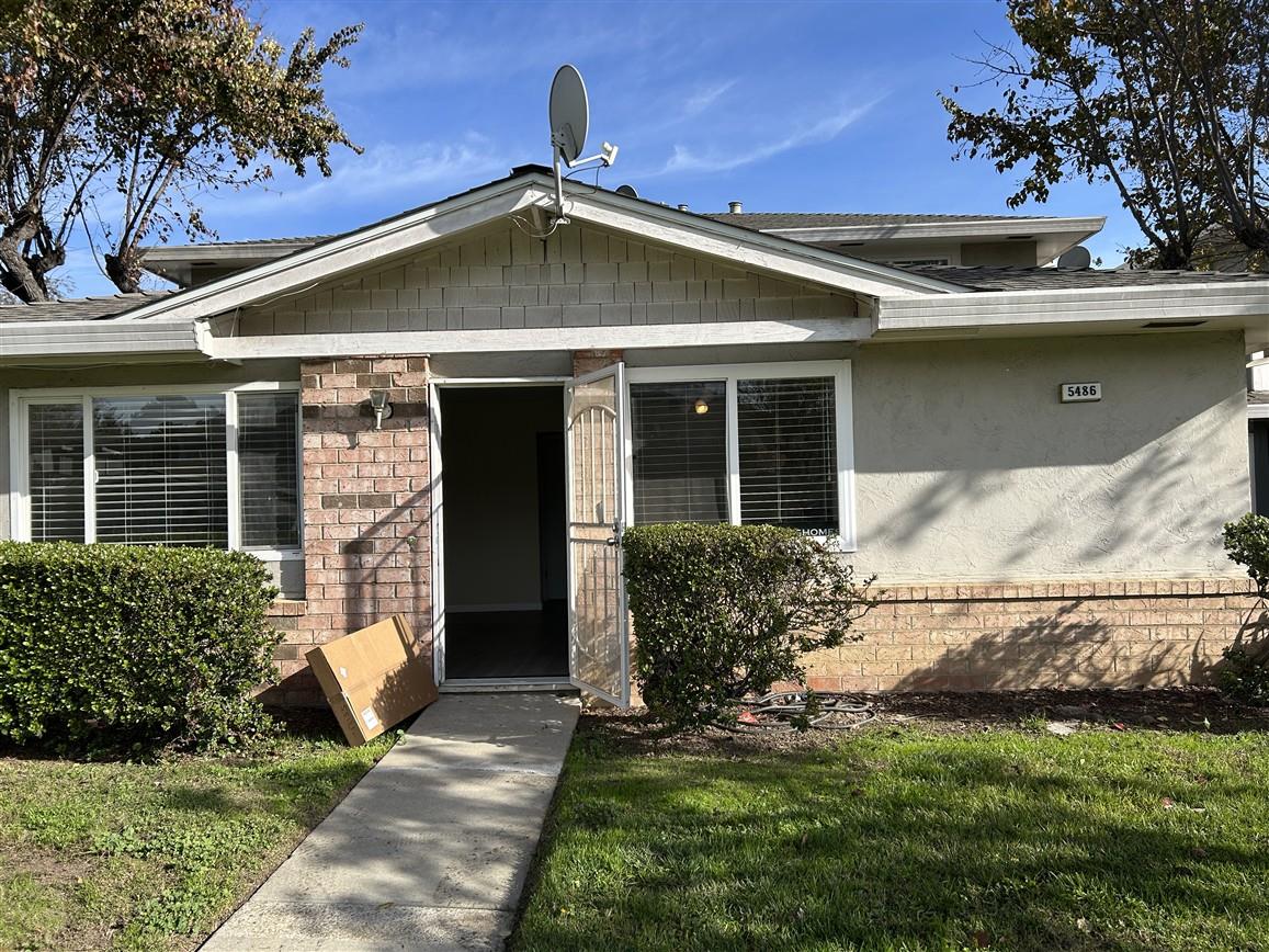Detail Gallery Image 4 of 25 For 5486 Tradewinds Walkway #1,  San Jose,  CA 95123 - 2 Beds | 1 Baths