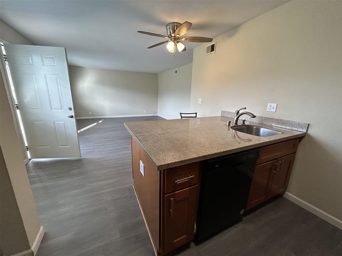 Detail Gallery Image 8 of 25 For 5486 Tradewinds Walkway #1,  San Jose,  CA 95123 - 2 Beds | 1 Baths