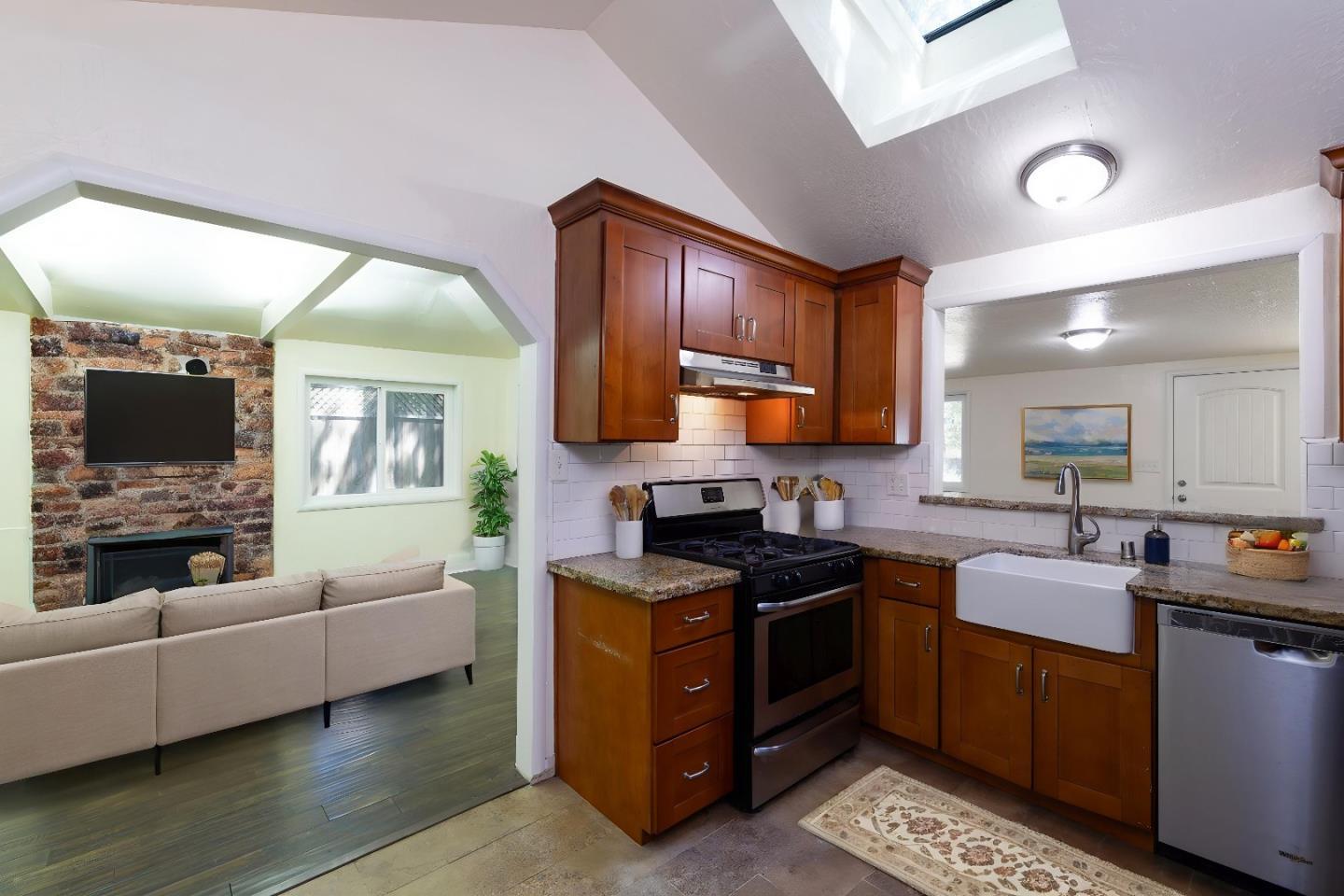 Detail Gallery Image 3 of 29 For 152 Lorenzo Ln, Boulder Creek,  CA 95006 - 2 Beds | 1 Baths