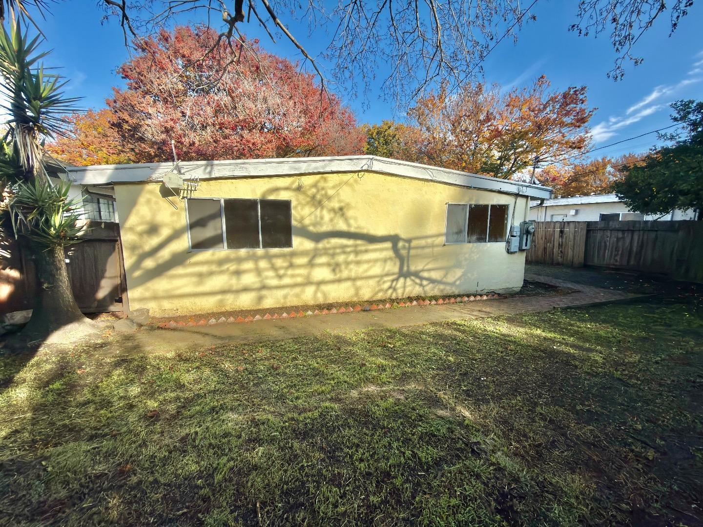 Detail Gallery Image 12 of 13 For 1478 Cabrillo Ave, Santa Clara,  CA 95050 - 3 Beds | 1 Baths