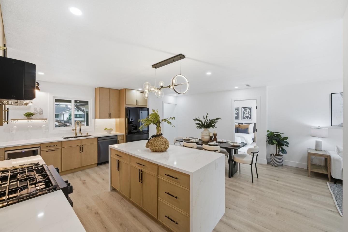 Detail Gallery Image 3 of 38 For 1525 Santa Inez Dr, San Jose,  CA 95125 - 3 Beds | 2 Baths