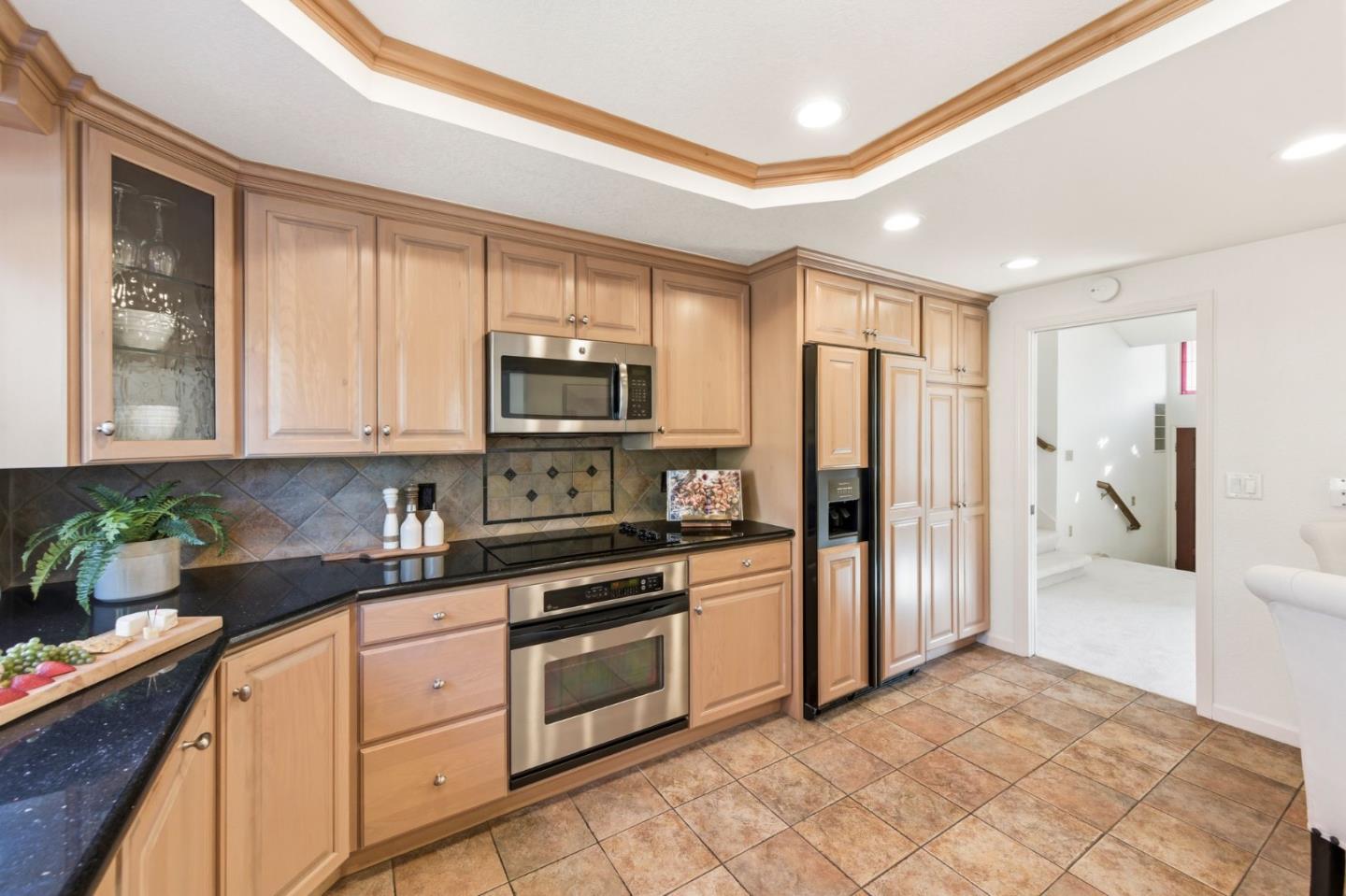 Detail Gallery Image 12 of 38 For 1669 Langport Dr, Sunnyvale,  CA 94087 - 4 Beds | 3 Baths