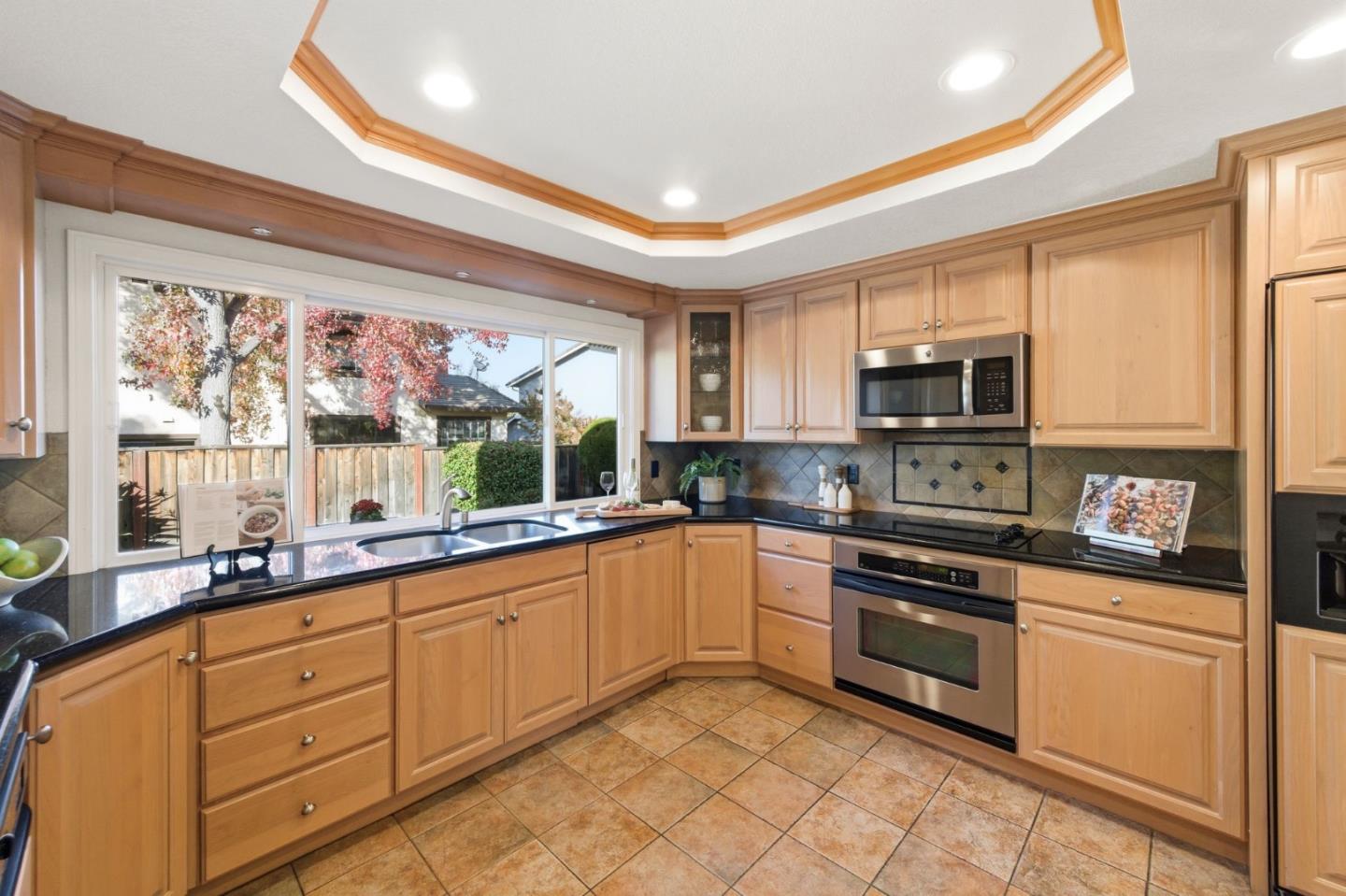 Detail Gallery Image 14 of 38 For 1669 Langport Dr, Sunnyvale,  CA 94087 - 4 Beds | 3 Baths