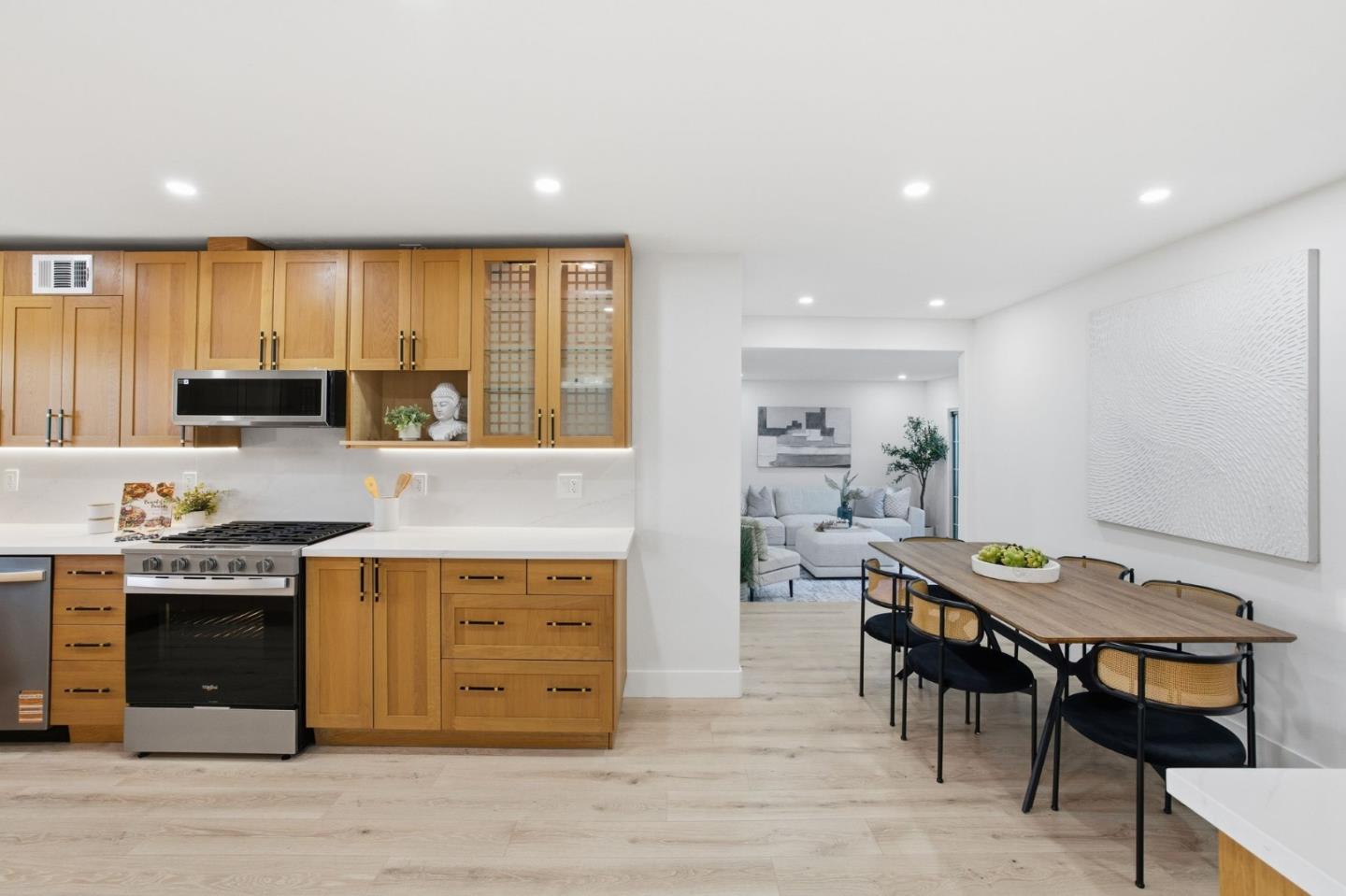 Detail Gallery Image 13 of 55 For 1666 Center Ridge Dr, San Jose,  CA 95121 - 4 Beds | 2 Baths