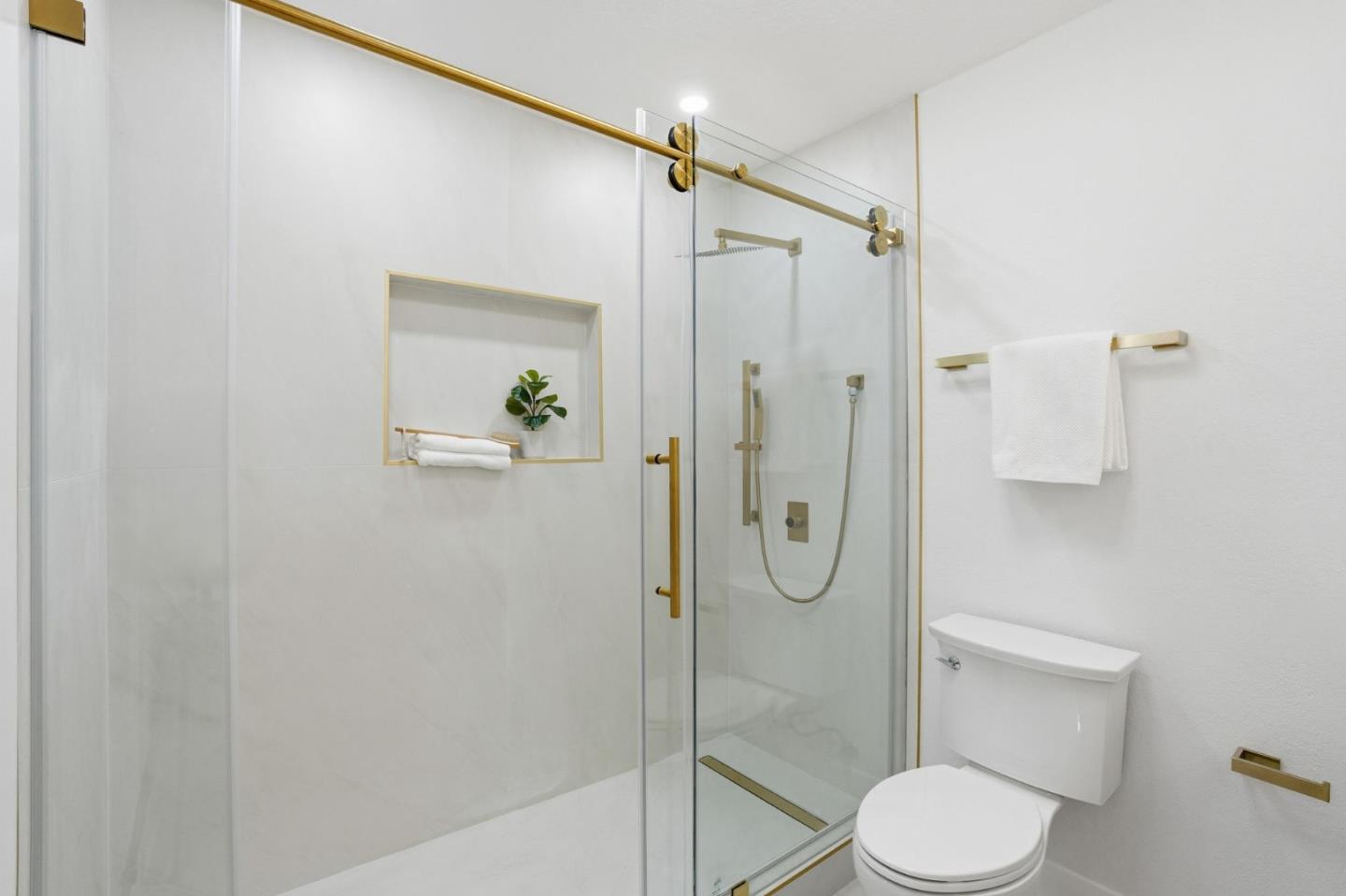 Detail Gallery Image 26 of 55 For 1666 Center Ridge Dr, San Jose,  CA 95121 - 4 Beds | 2 Baths