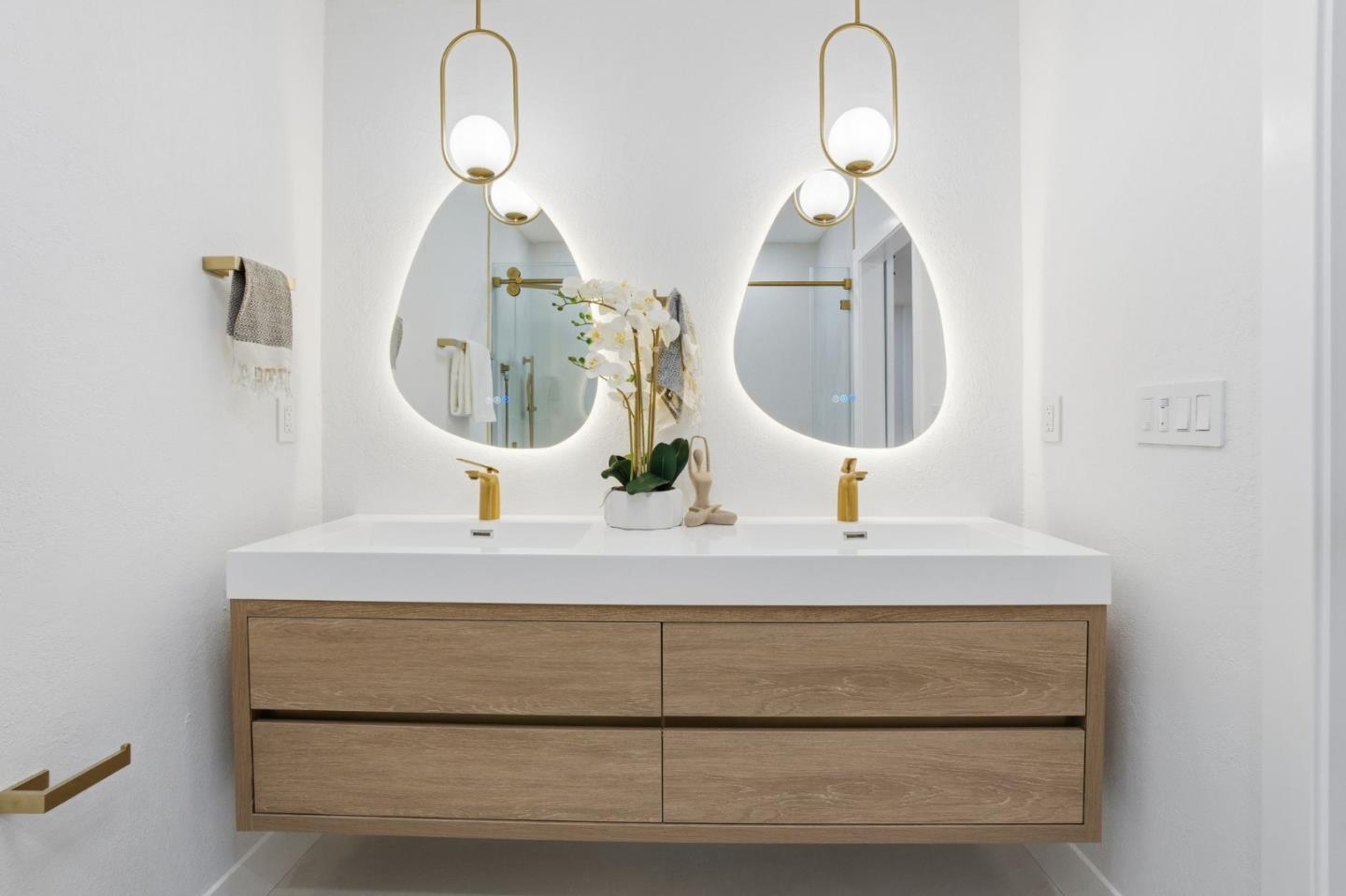 Detail Gallery Image 27 of 55 For 1666 Center Ridge Dr, San Jose,  CA 95121 - 4 Beds | 2 Baths