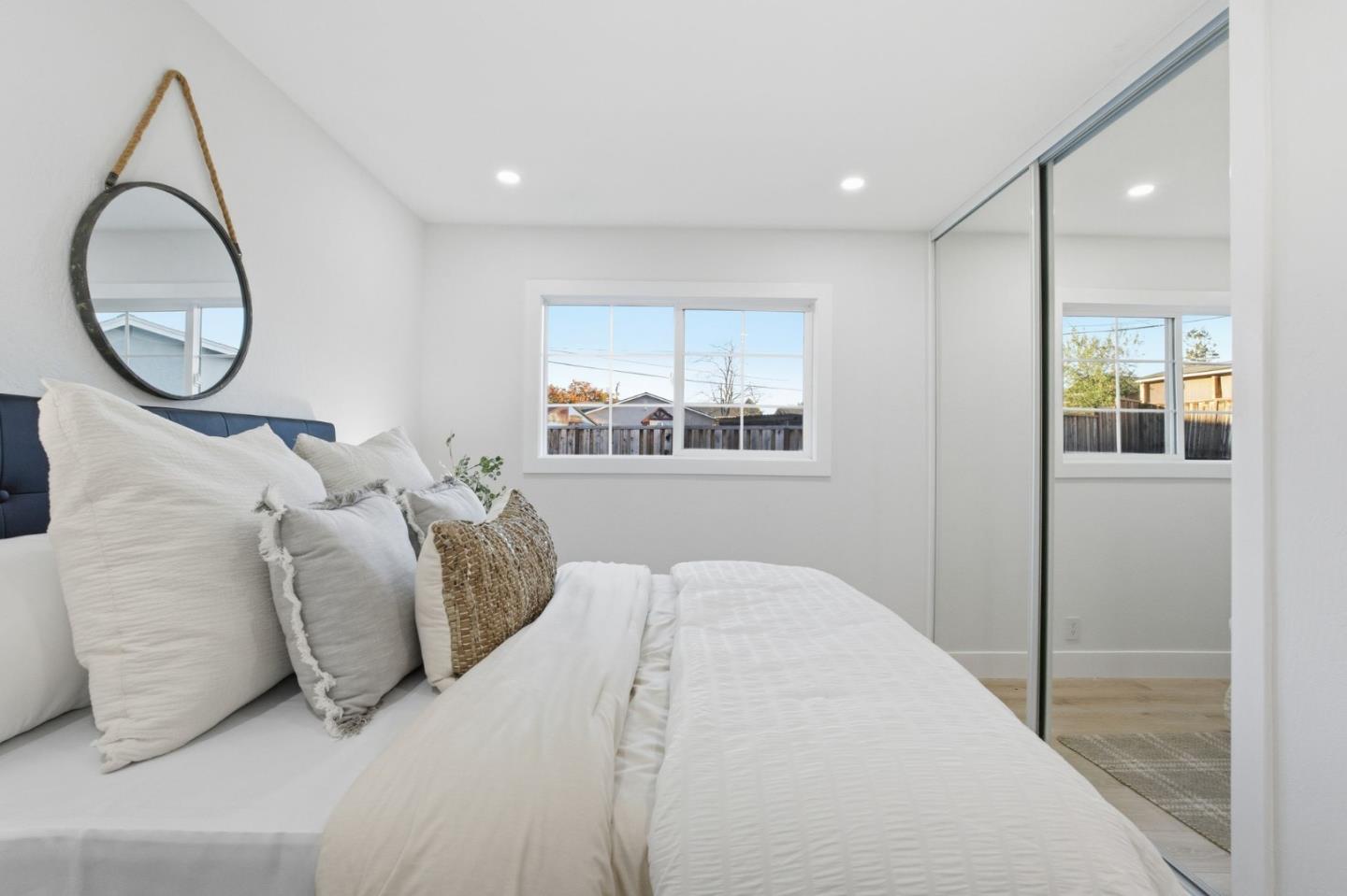 Detail Gallery Image 33 of 55 For 1666 Center Ridge Dr, San Jose,  CA 95121 - 4 Beds | 2 Baths